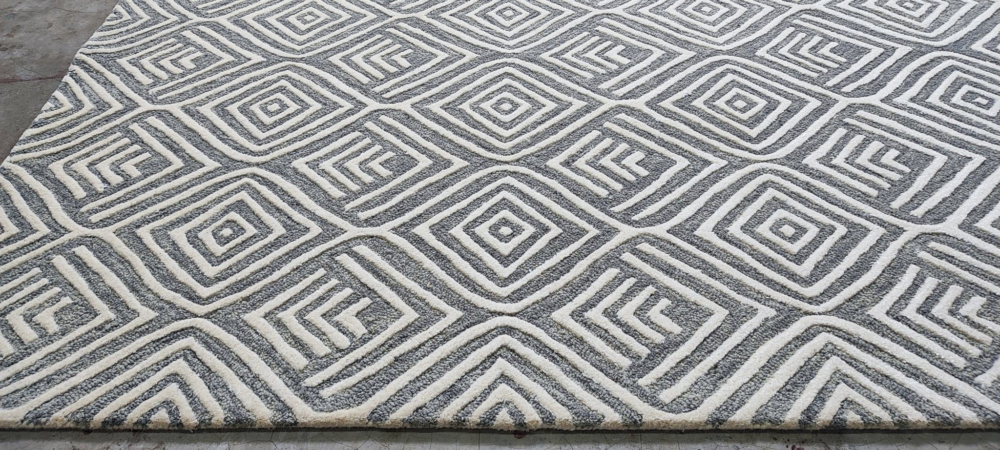 Foundation Room 5x8 Hand-Tufted Green & Ivory Modern | Banana Manor Rug Factory Outlet