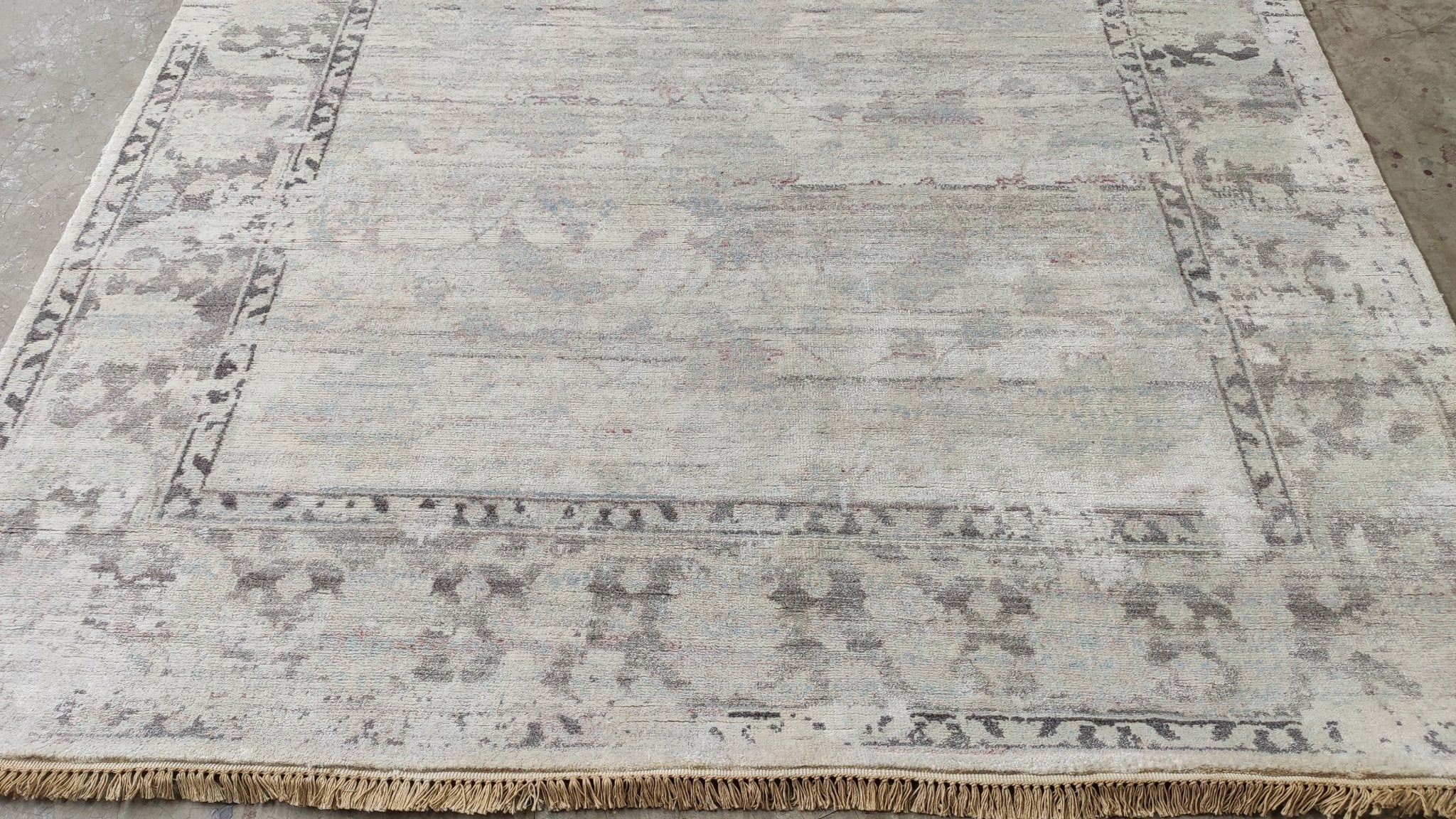 Francoise 5.6x7.6 Silver and Brown Hand-Knotted Rug | Banana Manor Rug Company
