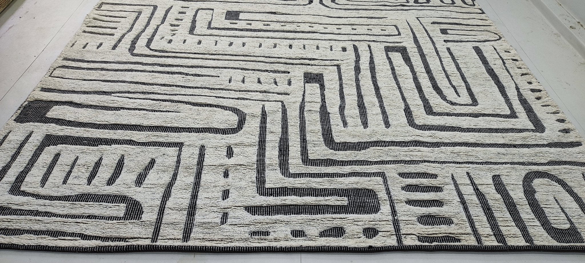 Frank 9x11.9 Hand-Knotted Grey & Ivory High Low | Banana Manor Rug Factory Outlet