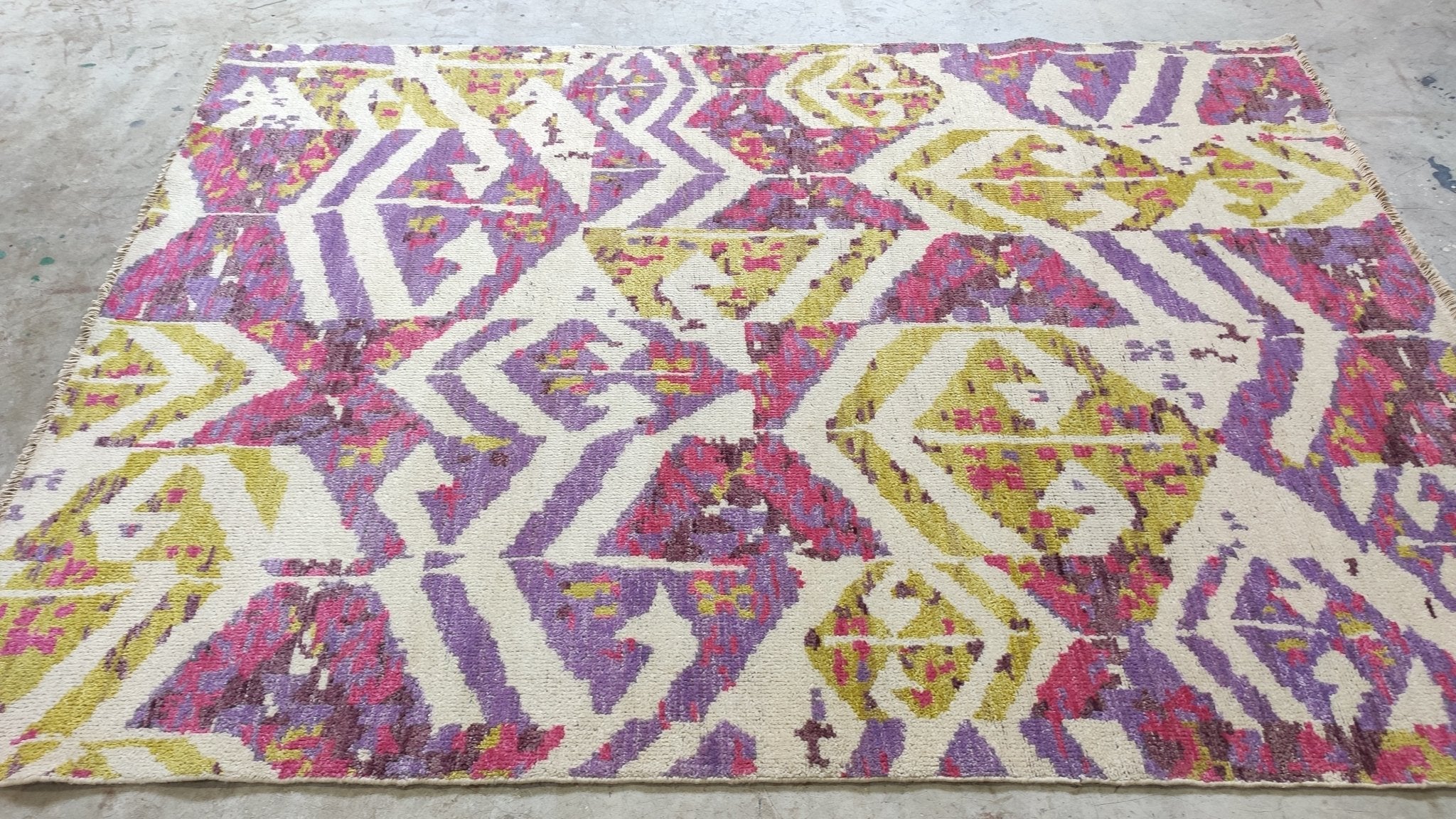 Freret 5.6x7.9 Multi-Colored Hand-Knotted Modern Rug | Banana Manor Rug Company