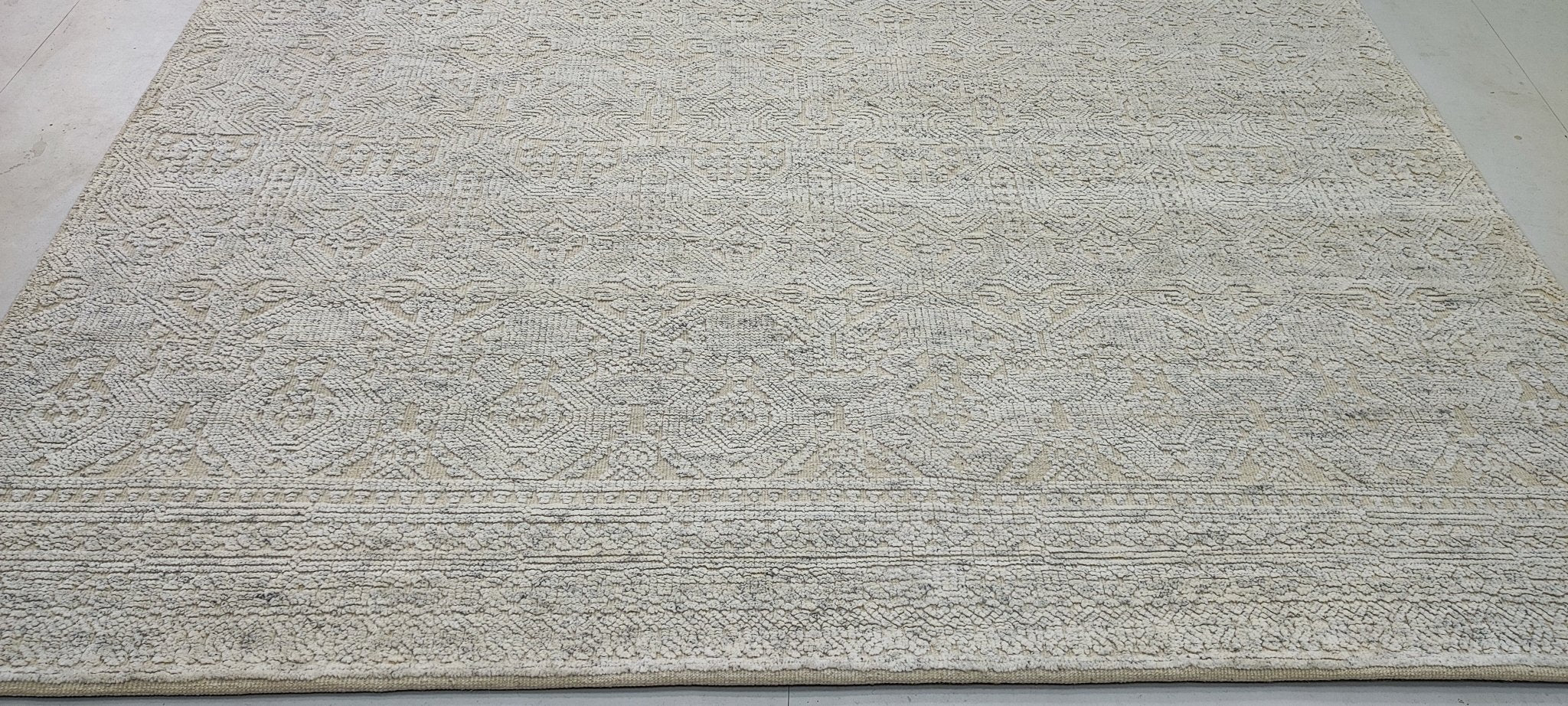 Friedman 8x10 Hand-Knotted Beige & Ivory High Low | Banana Manor Rug Factory Outlet