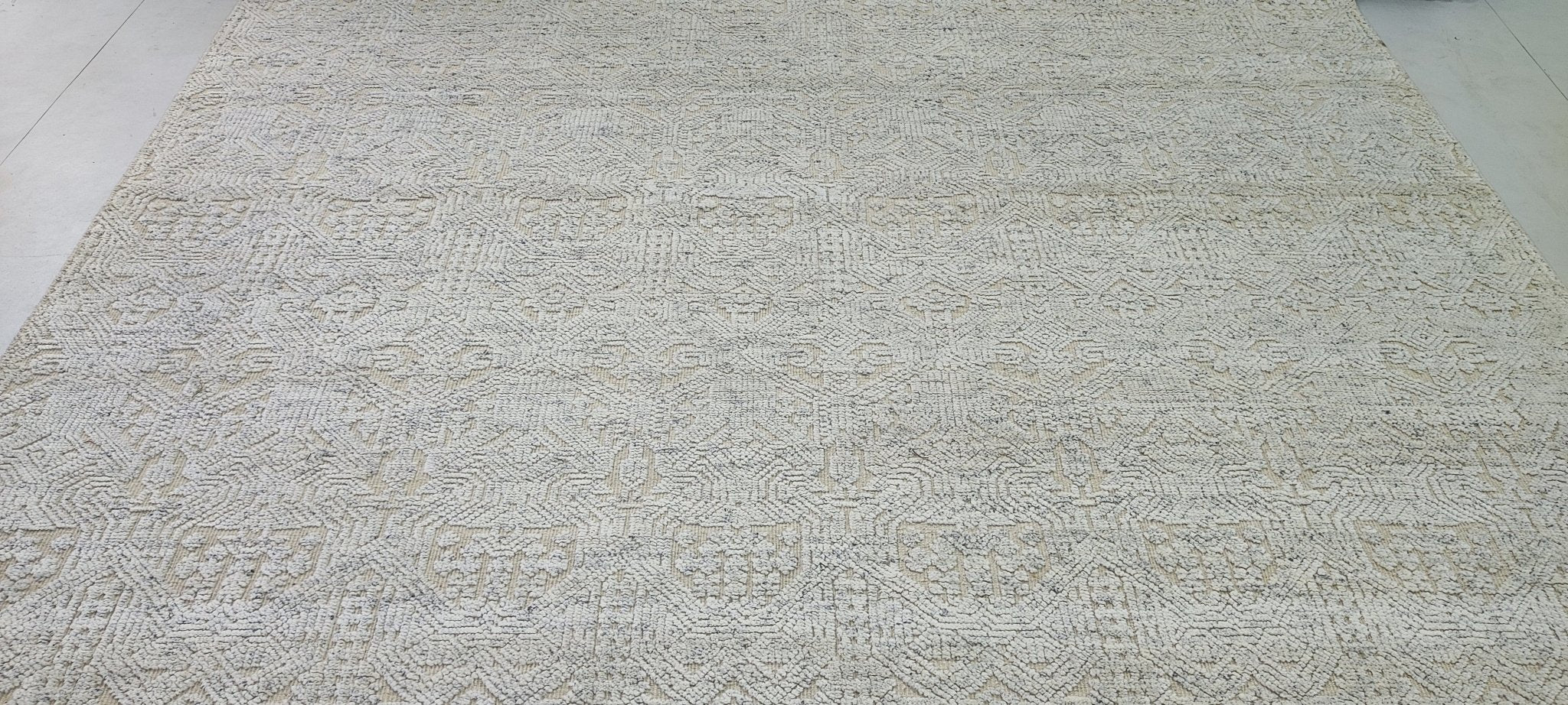Friedman 8x10 Hand-Knotted Beige & Ivory High Low | Banana Manor Rug Factory Outlet