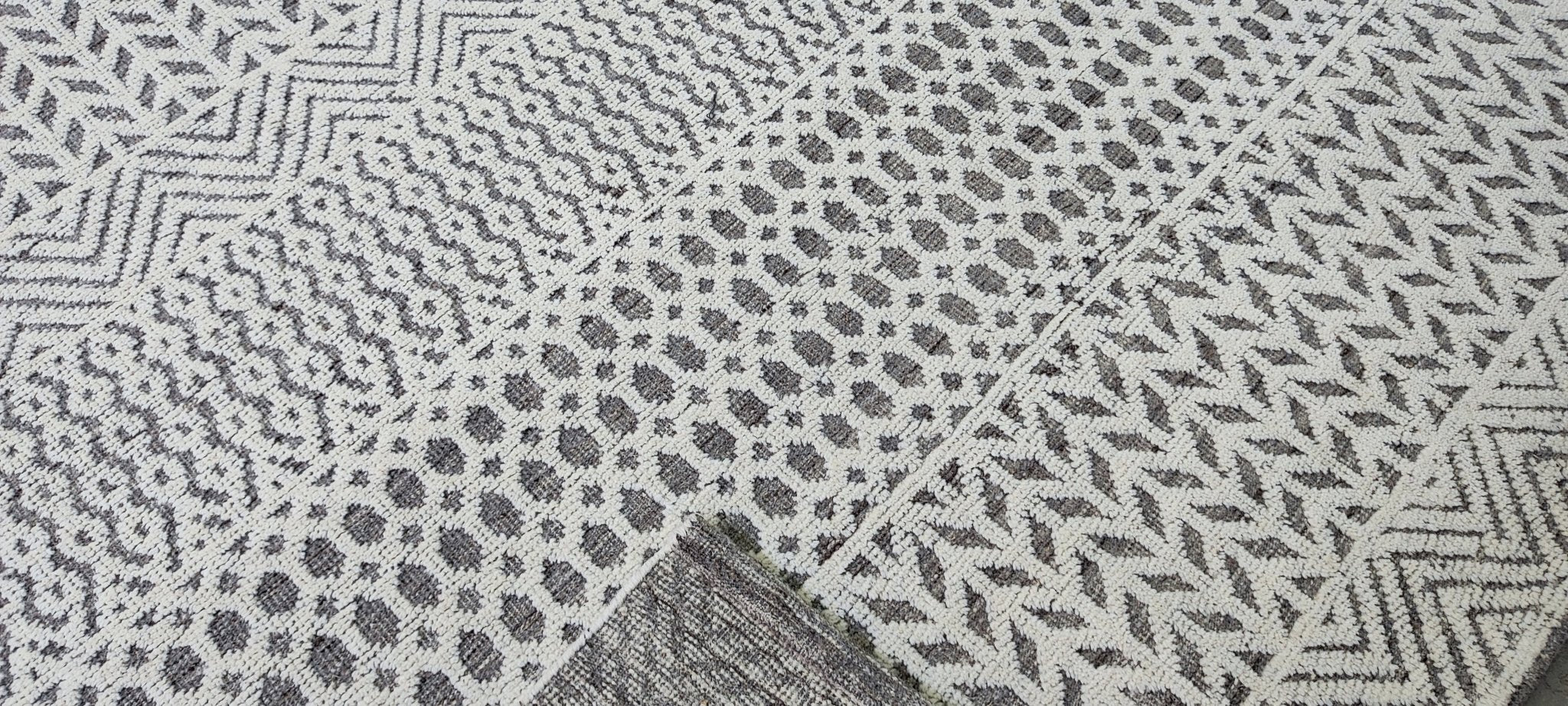 Giancarlo 9.3x11.9 Hand-Knotted Ivory & Grey Modern | Banana Manor Rug Factory Outlet