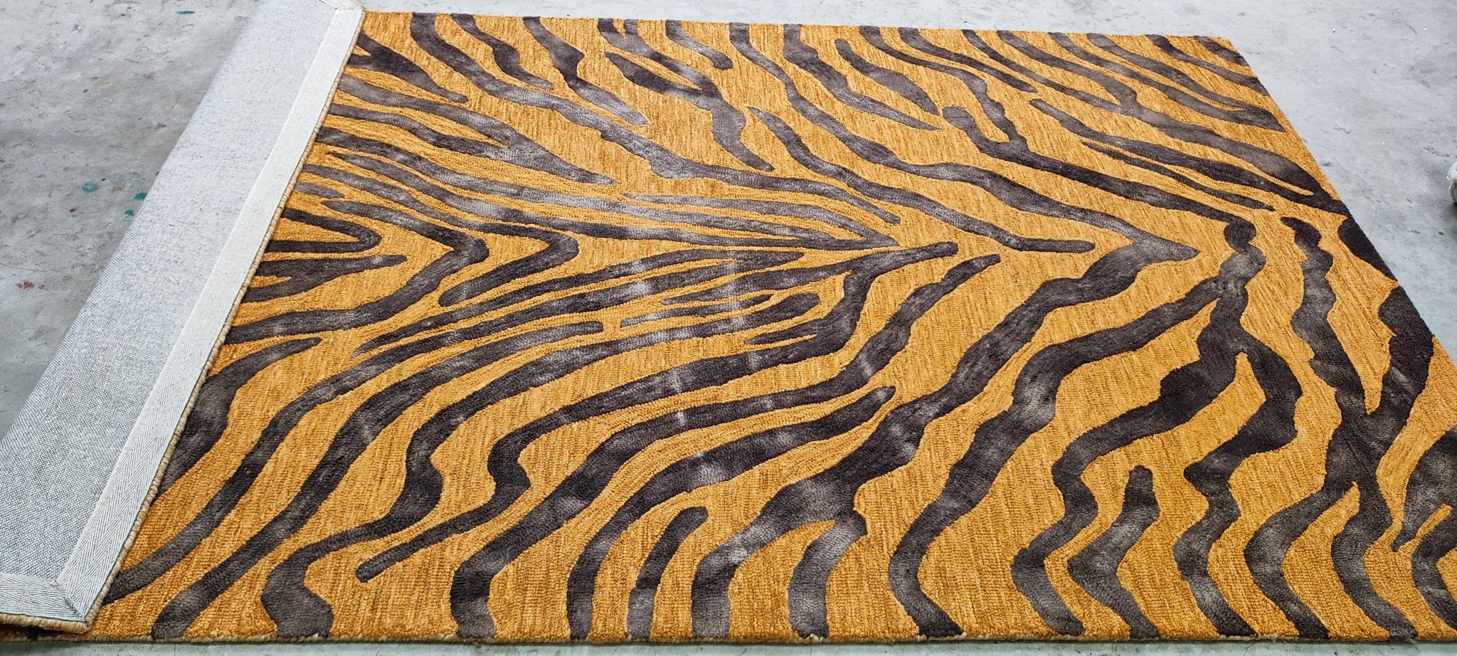 Go Tigres 5x8 Hand-Tufted Gold & Brown Tiger | Banana Manor Rug Factory Outlet