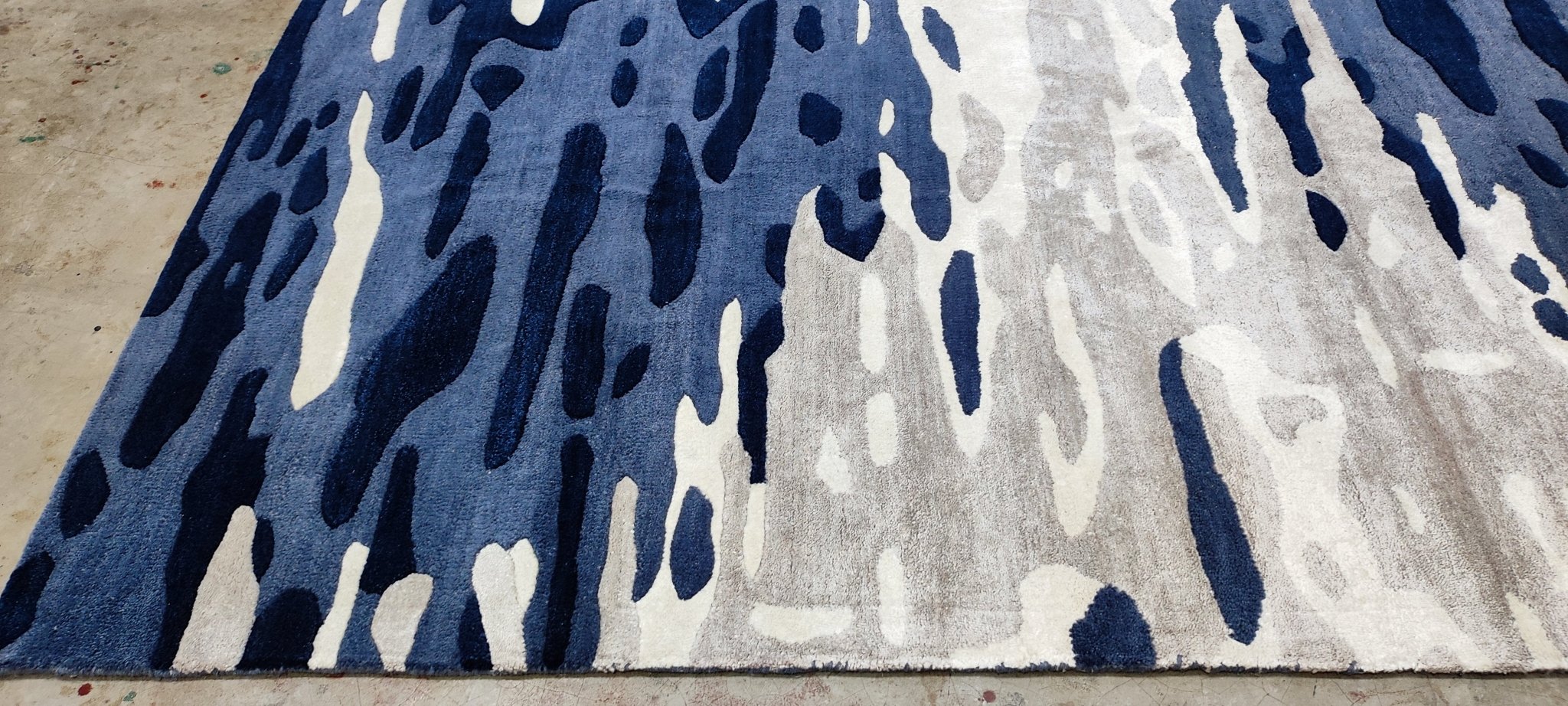 Gustave 5.3x7.6 Hand-Tufted Grey & Blue Mix Abstract | Banana Manor Rug Factory Outlet