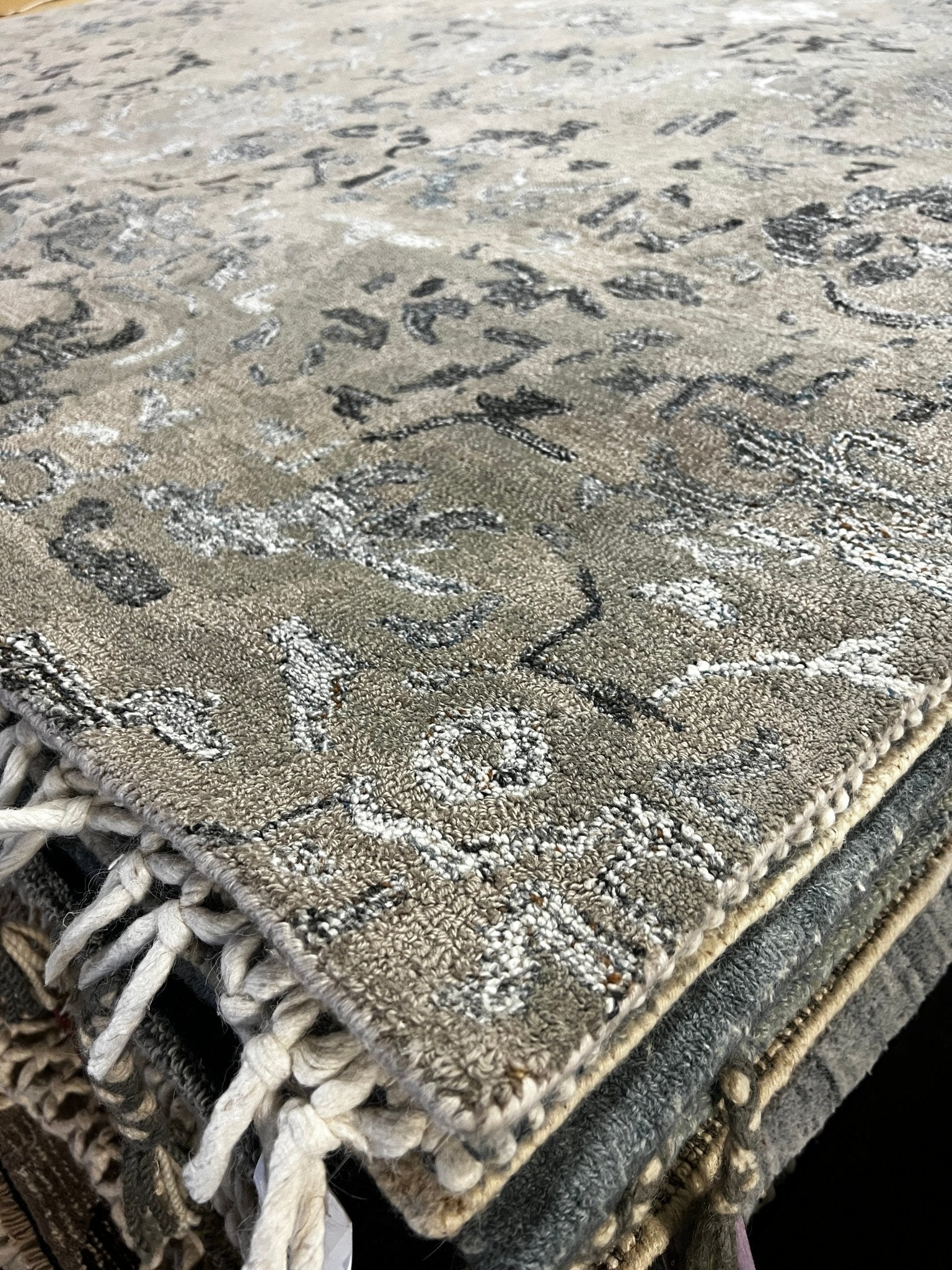 https://bananamanor.com/cdn/shop/products/gwili-andre-8x11-grey-and-dark-grey-hand-tufted-rug-162772.jpg?v=1701826275