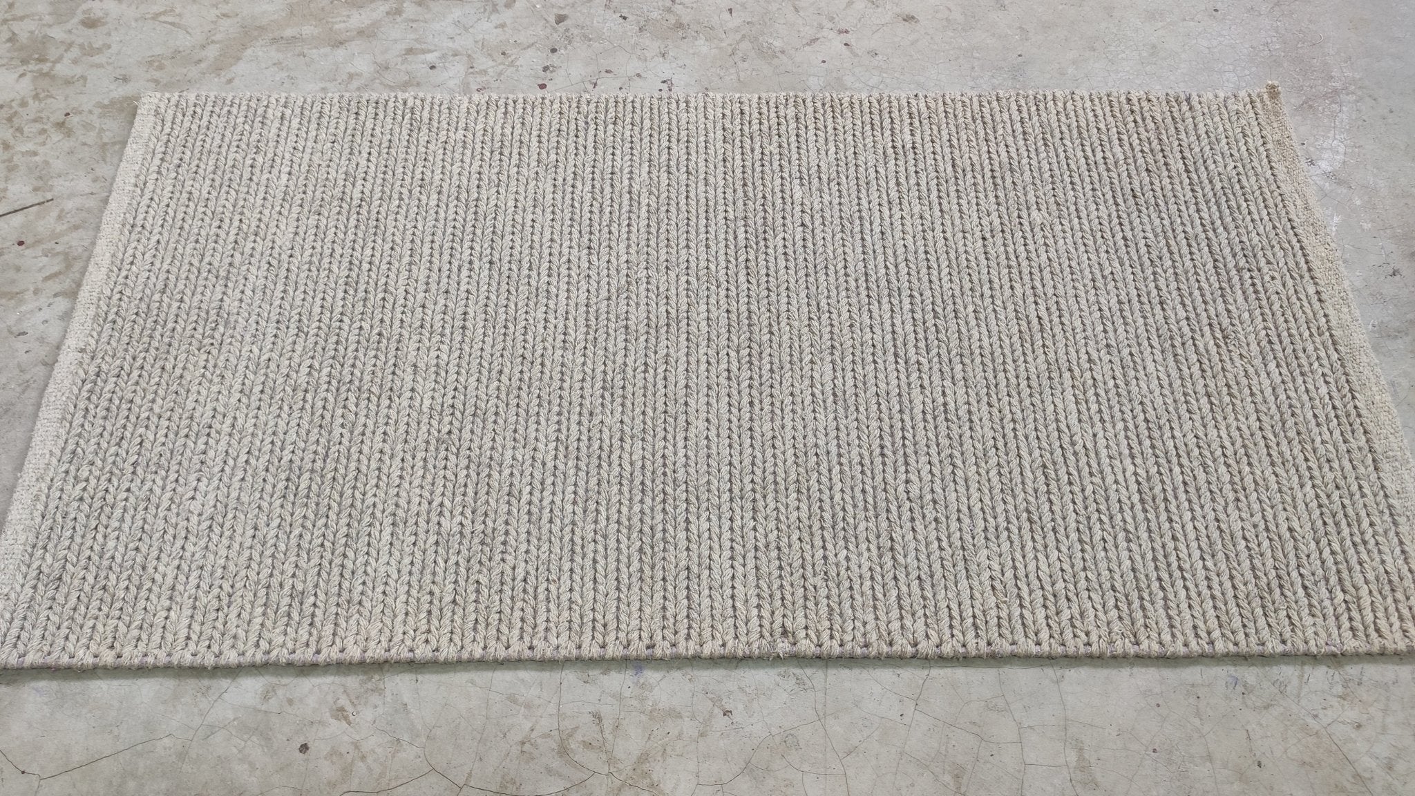 Hellen Multiple Sizes Grey Handwoven Soumak Rug | Banana Manor Rug Company