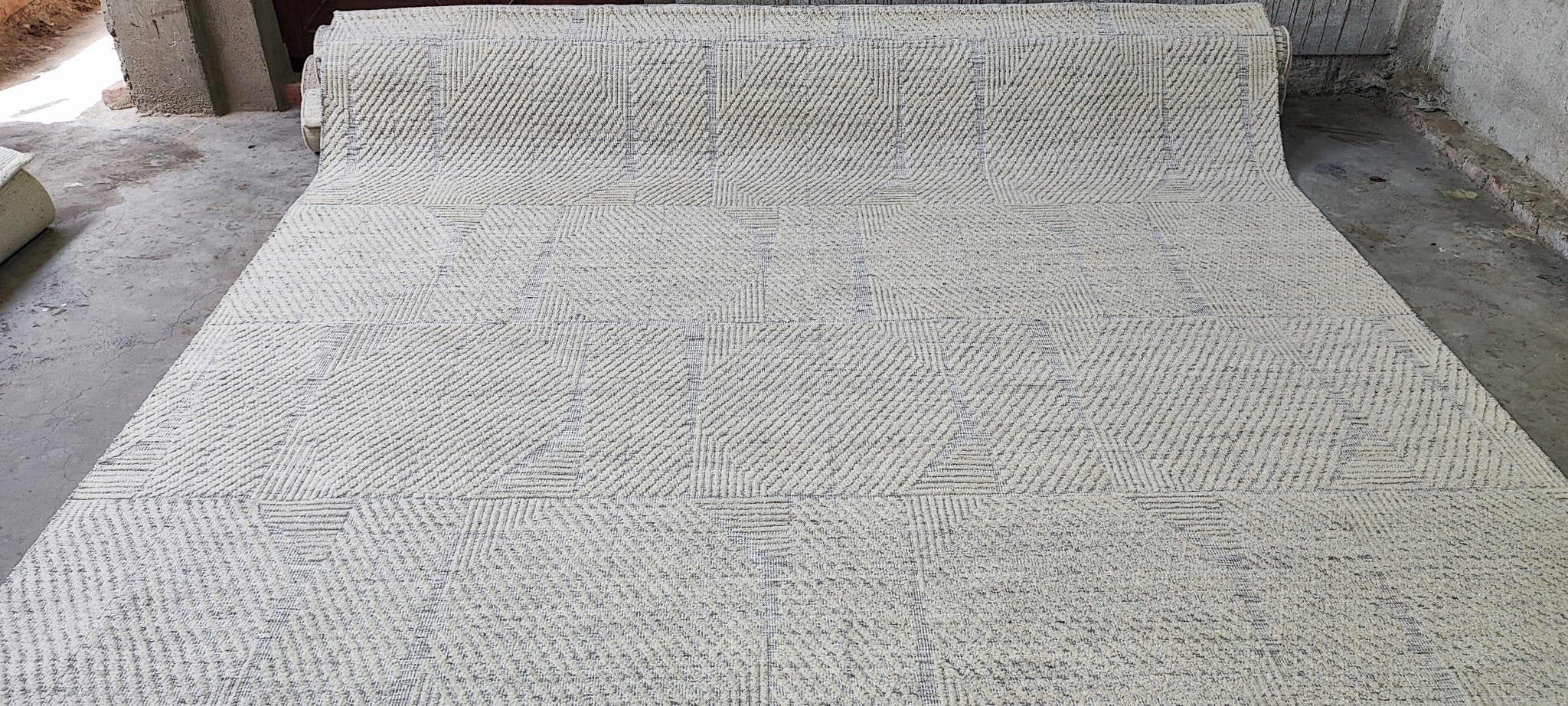 Helmut 9x12 Hand-Knotted Ivory & Silver Modern | Banana Manor Rug Factory Outlet