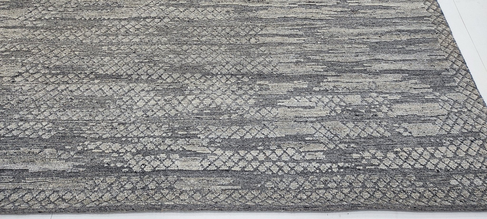 Henry 8x10 Hand-Knotted Grey High Low | Banana Manor Rug Factory Outlet