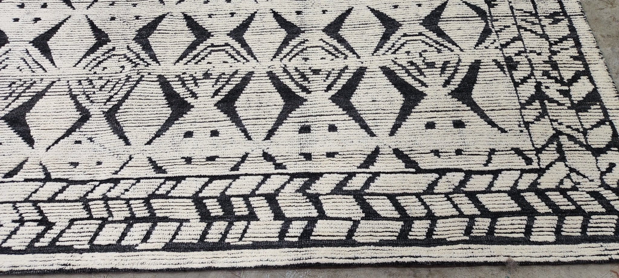 Henry 8x10 Hand-Knotted Silver & Grey Cut Pile | Banana Manor Rug Factory Outlet