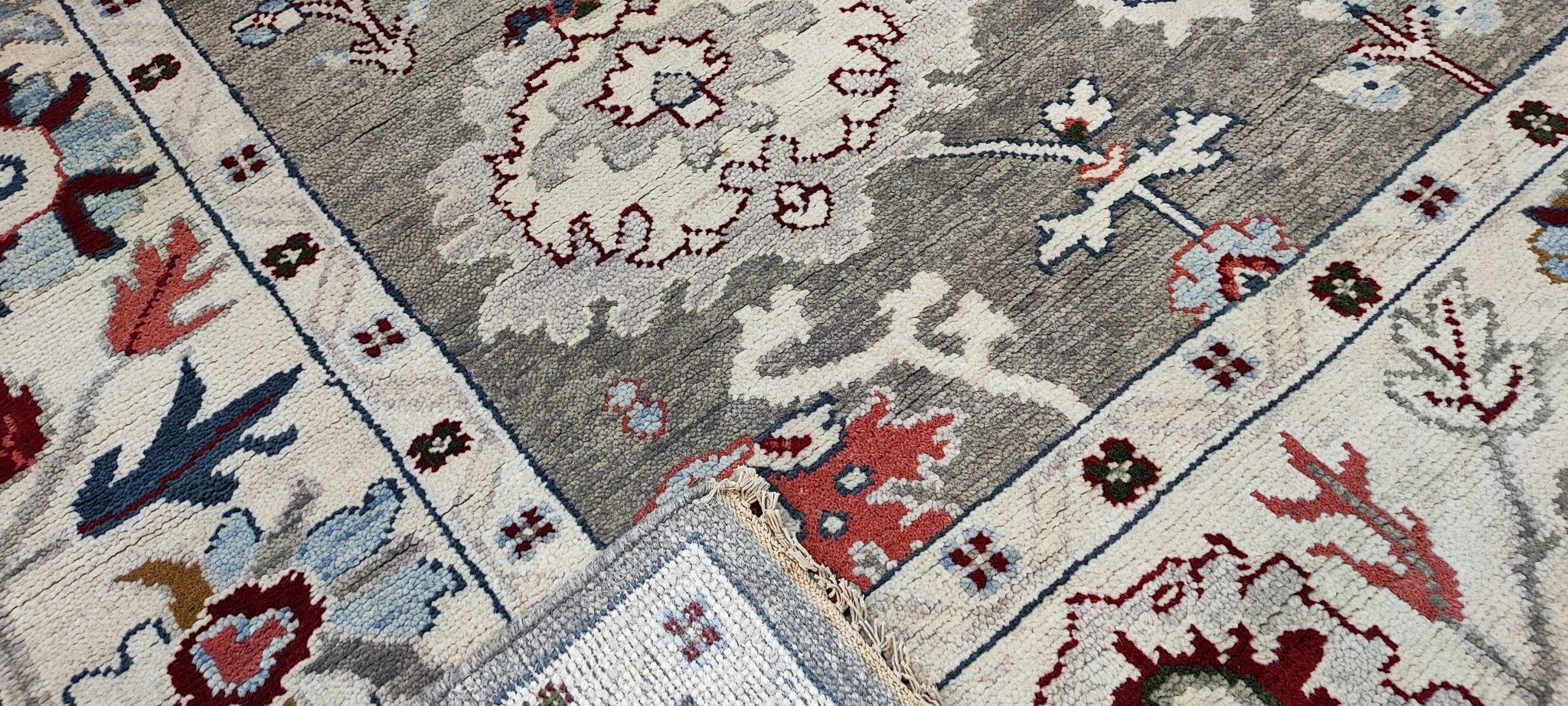 Hillary 8.3x10.3 Hand-Knotted Grey & Beige Oushak | Banana Manor Rug Factory Outlet