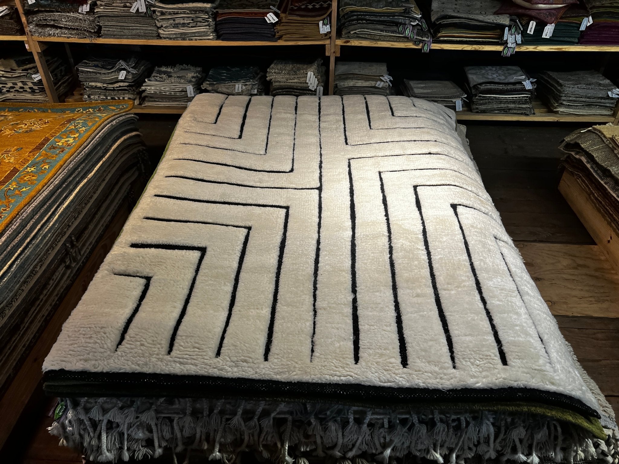 Hollander 5.3x8.6 Hand-Knotted Ivory & Grey Modern | Banana Manor Rug Factory Outlet