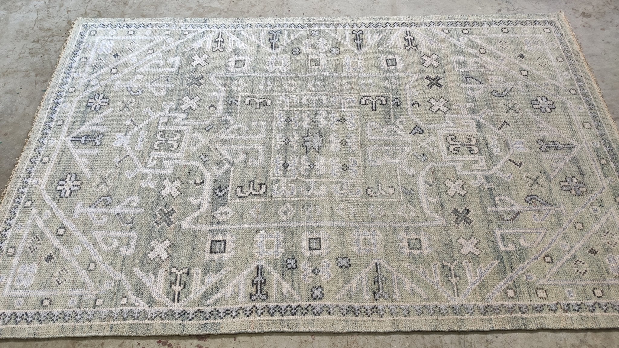 Holly Madison 5.3x8.3 Light Grey Hand-Knotted Oushak Rug | Banana Manor Rug Company