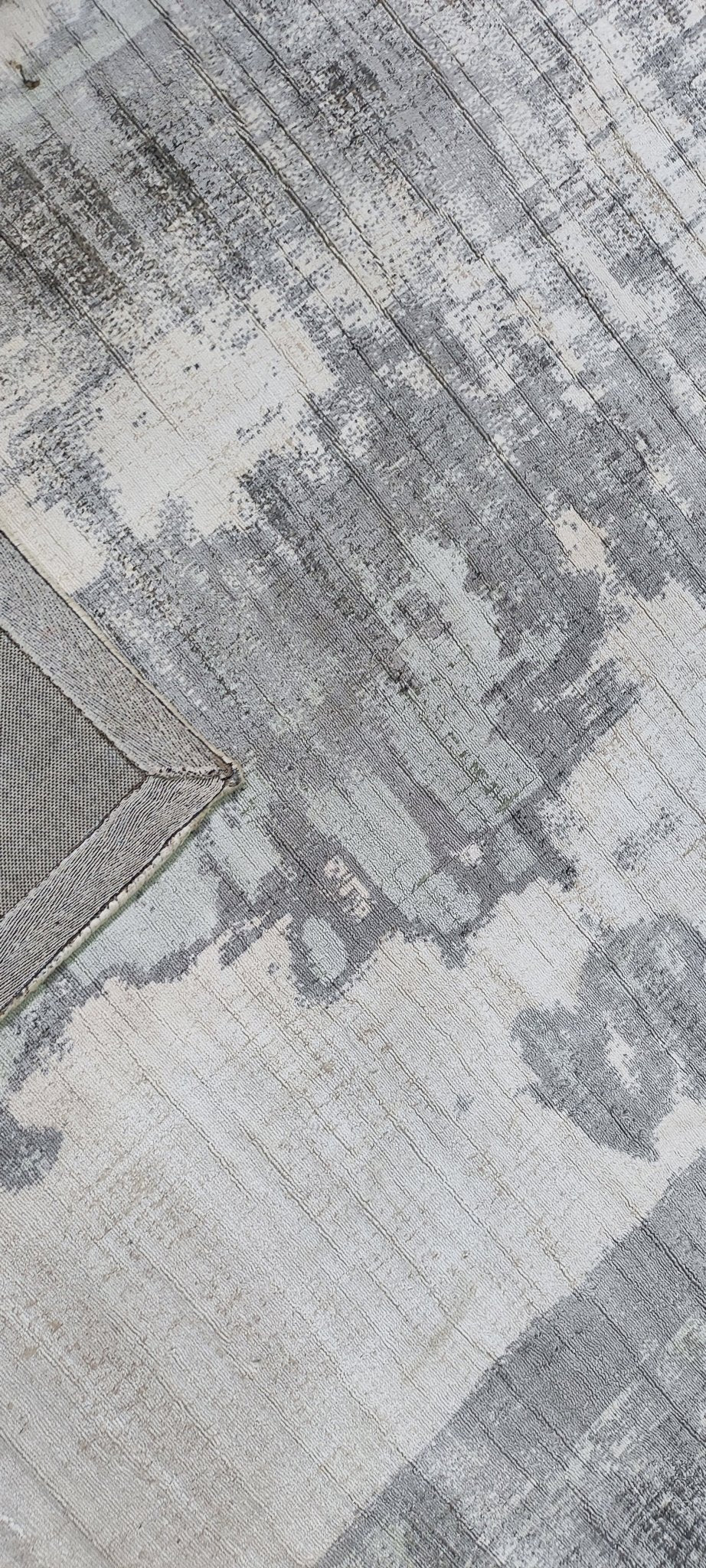 Ian Handwoven Silver & Grey Modern Viscose (Multiple Sizes) | Banana Manor Rug Factory Outlet