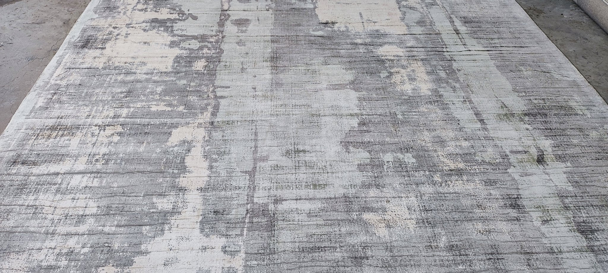 Ian Handwoven Silver & Grey Modern Viscose (Multiple Sizes) | Banana Manor Rug Factory Outlet