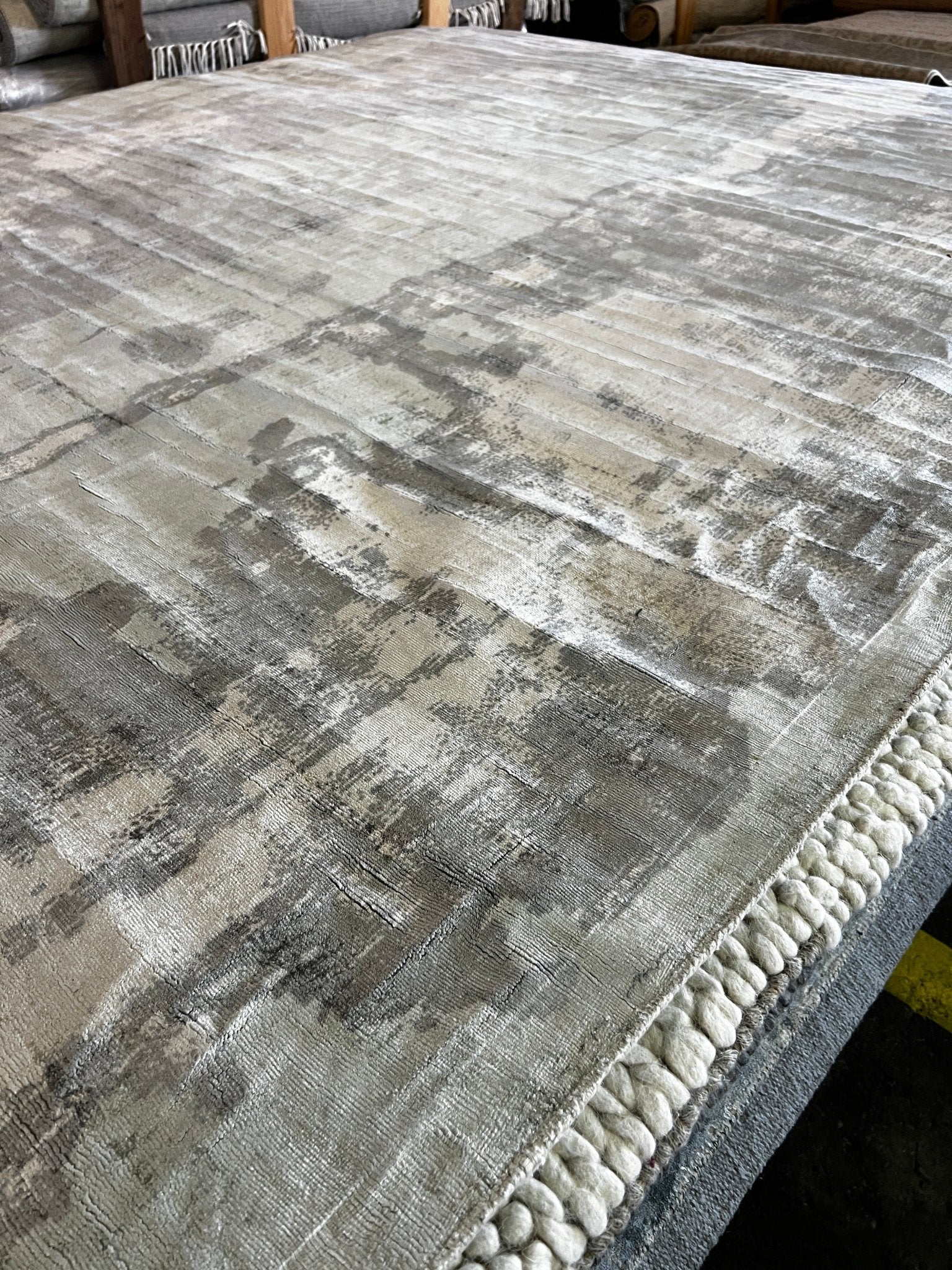 Ian Handwoven Silver & Grey Modern Viscose (Multiple Sizes) | Banana Manor Rug Factory Outlet