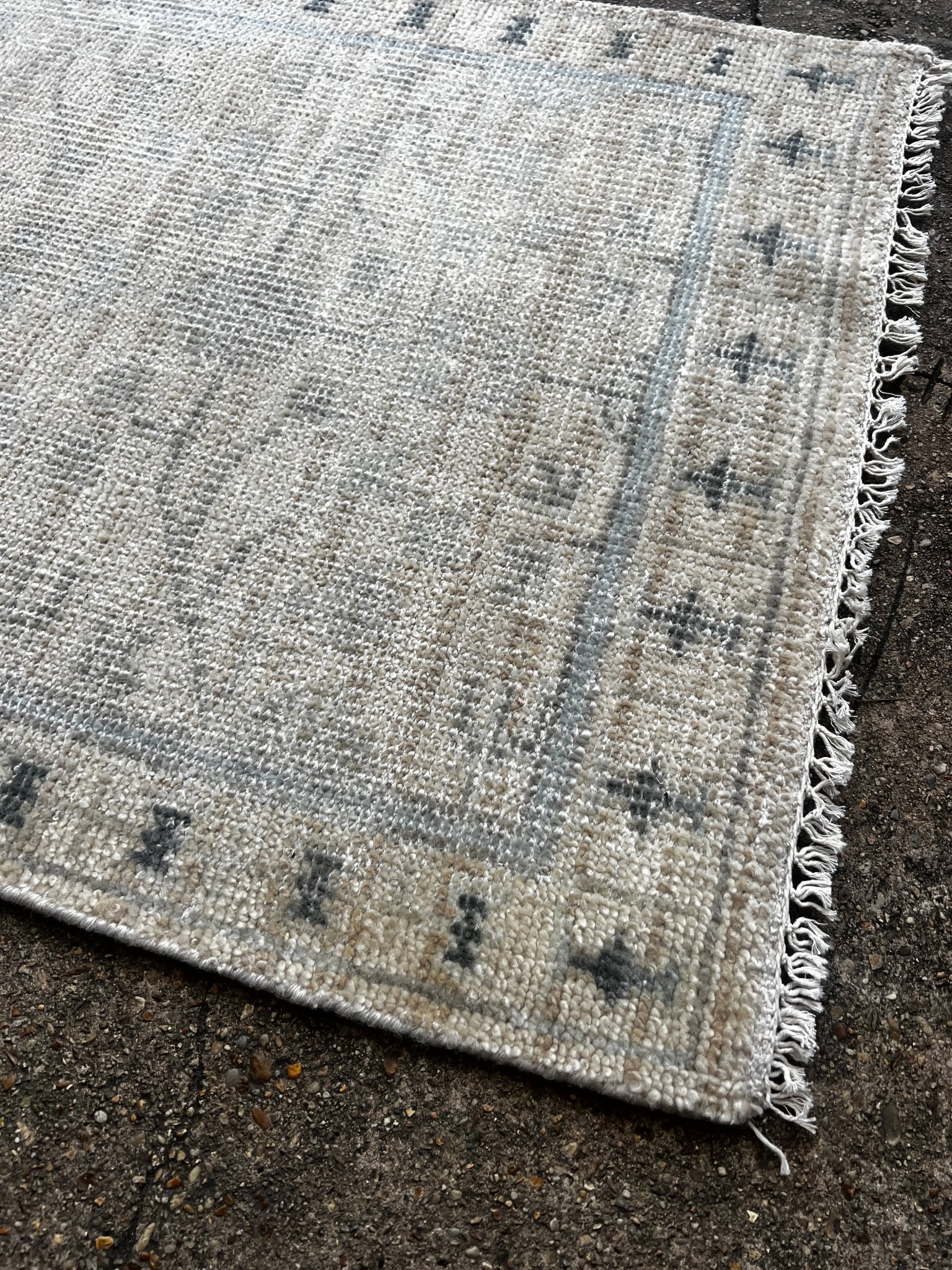 Ida Haendel 2.6x7.9 Hand-Knotted Beige & Silver Turkish Oushak | Banana Manor Rug Factory Outlet