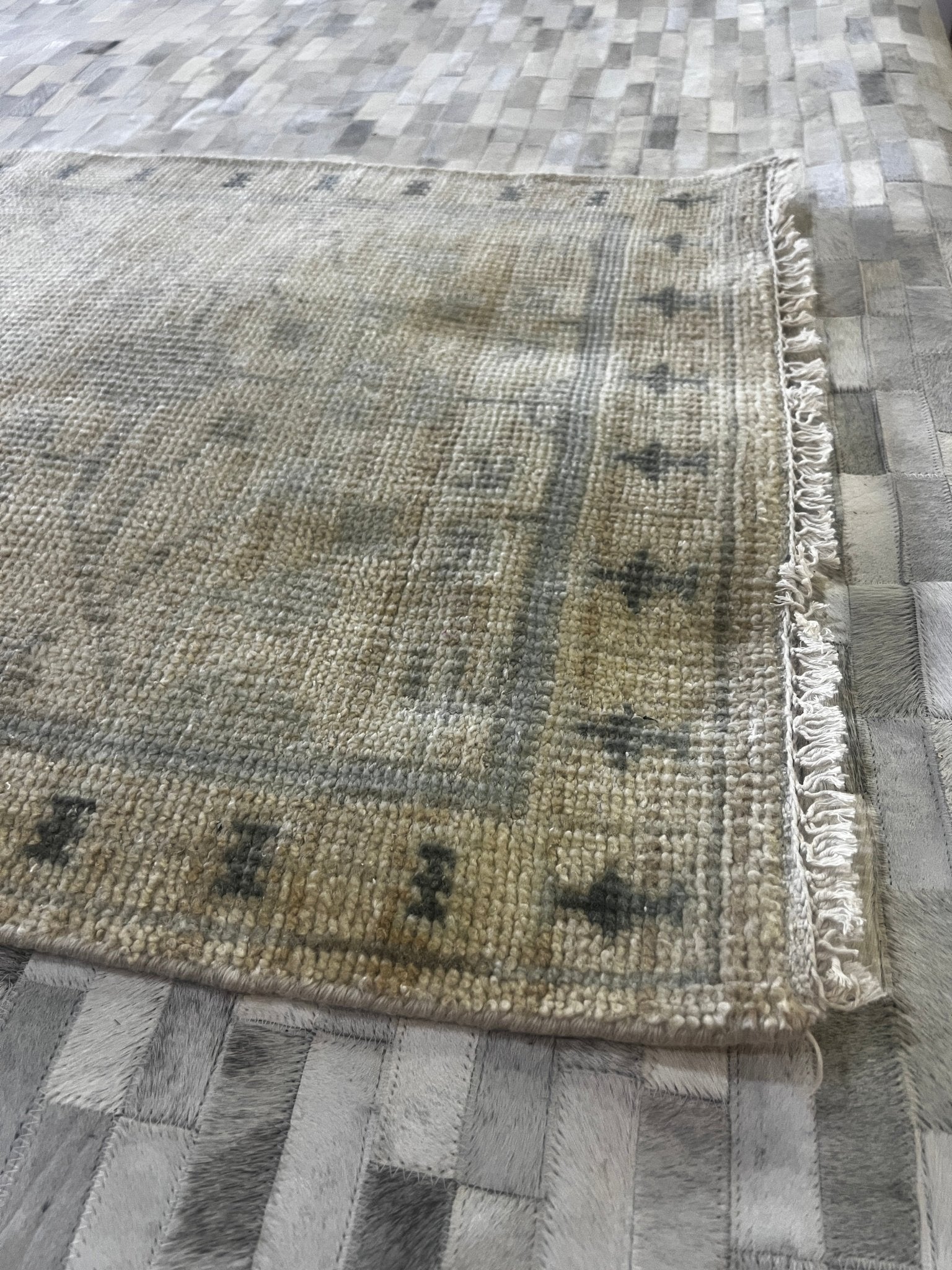 Ida Haendel 2.6x7.9 Hand-Knotted Beige & Silver Turkish Oushak | Banana Manor Rug Factory Outlet