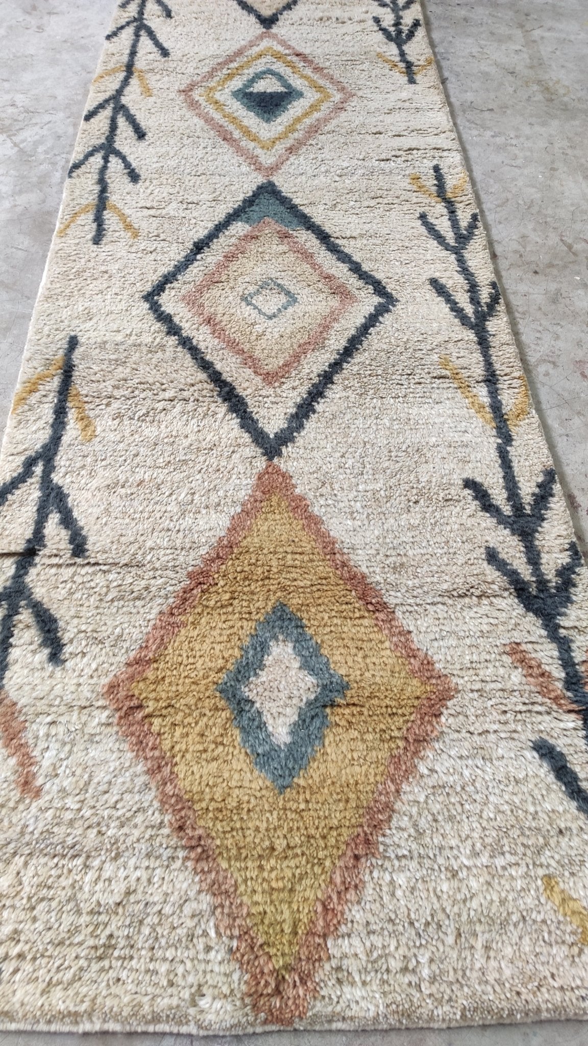 Ivory 2.9x9.3 Beige Hand-Knotted Runner | Banana Manor Rug Company