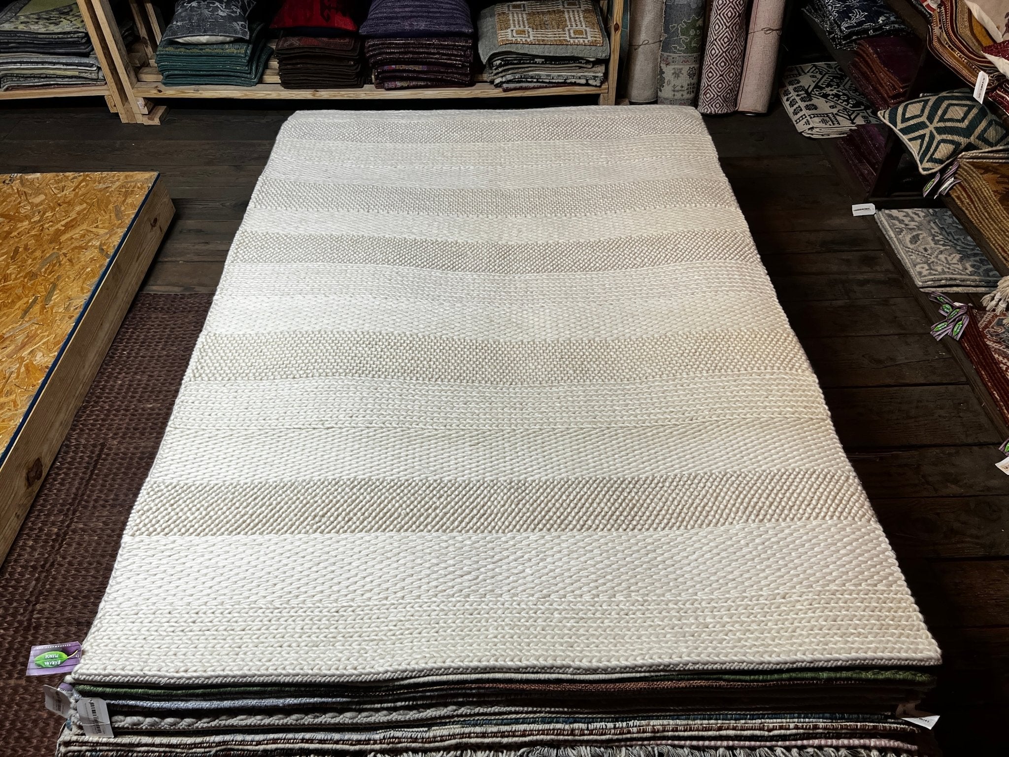 Jadis 5.3x7.9 White Handwoven Looped Rug | Banana Manor Rug Company