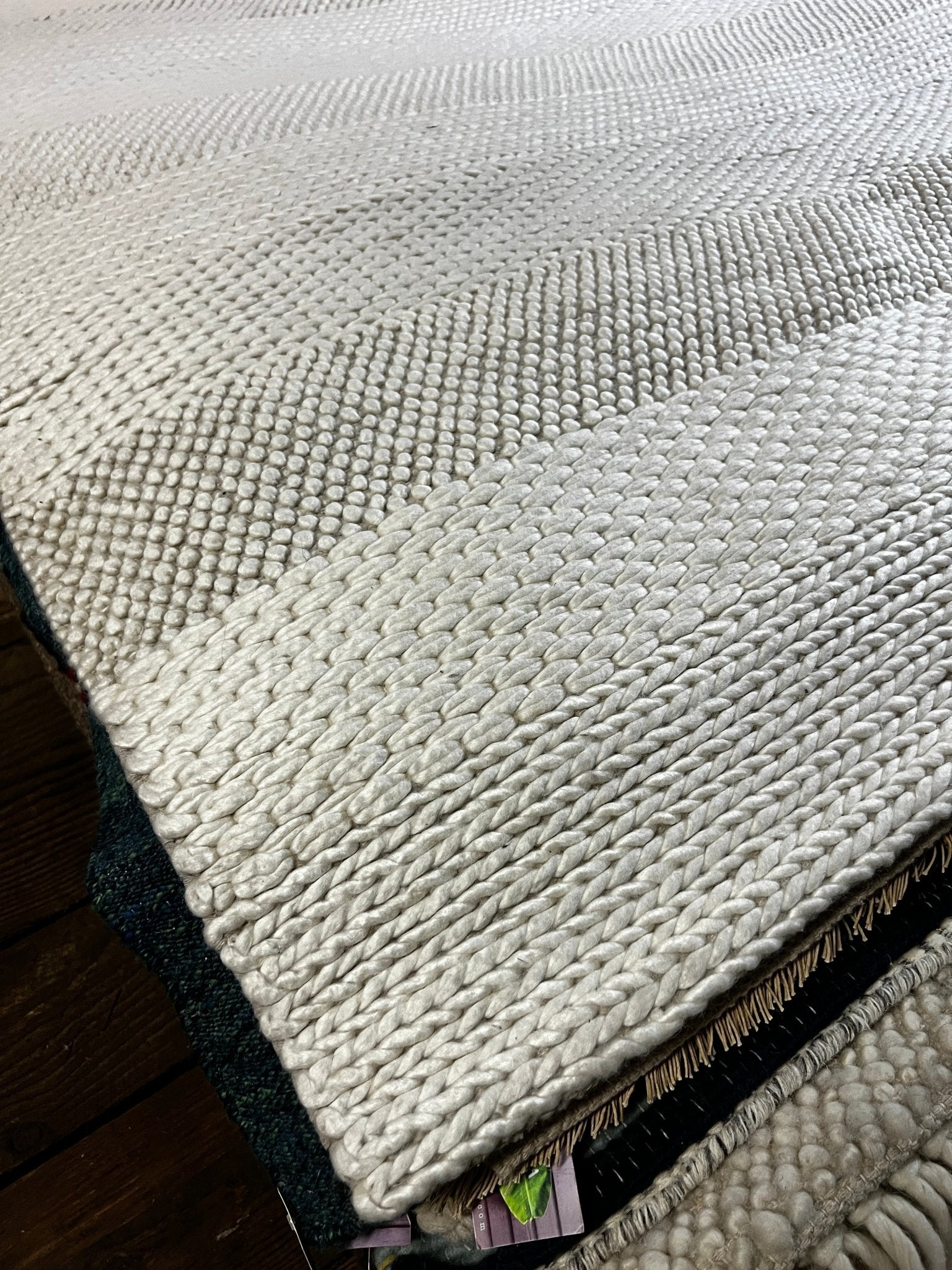 Jadis 5.3x7.9 White Handwoven Looped Rug | Banana Manor Rug Company