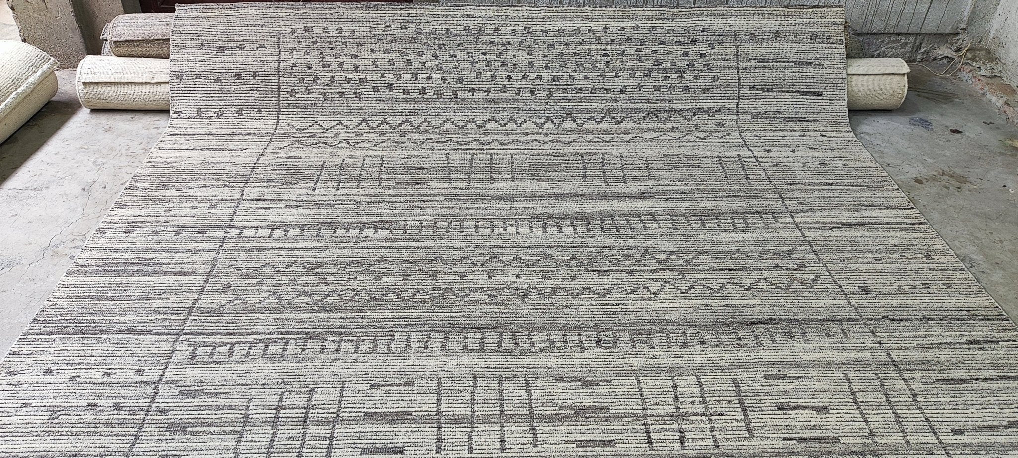 James 8.3x10 Hand-Knotted Grey Mix Cut Pile | Banana Manor Rug Factory Outlet