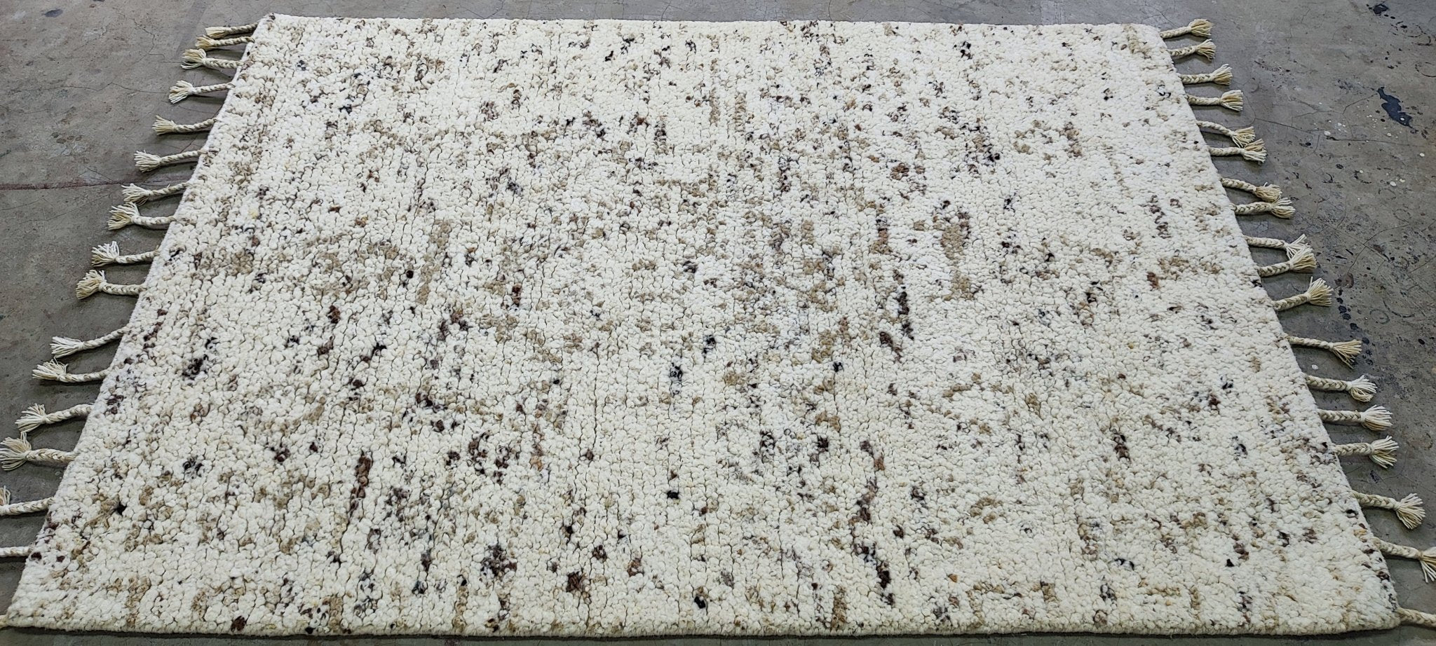 Janna 4x6 Ivory & Grey High Low Hand Knotted | Banana Manor Rug Factory Outlet