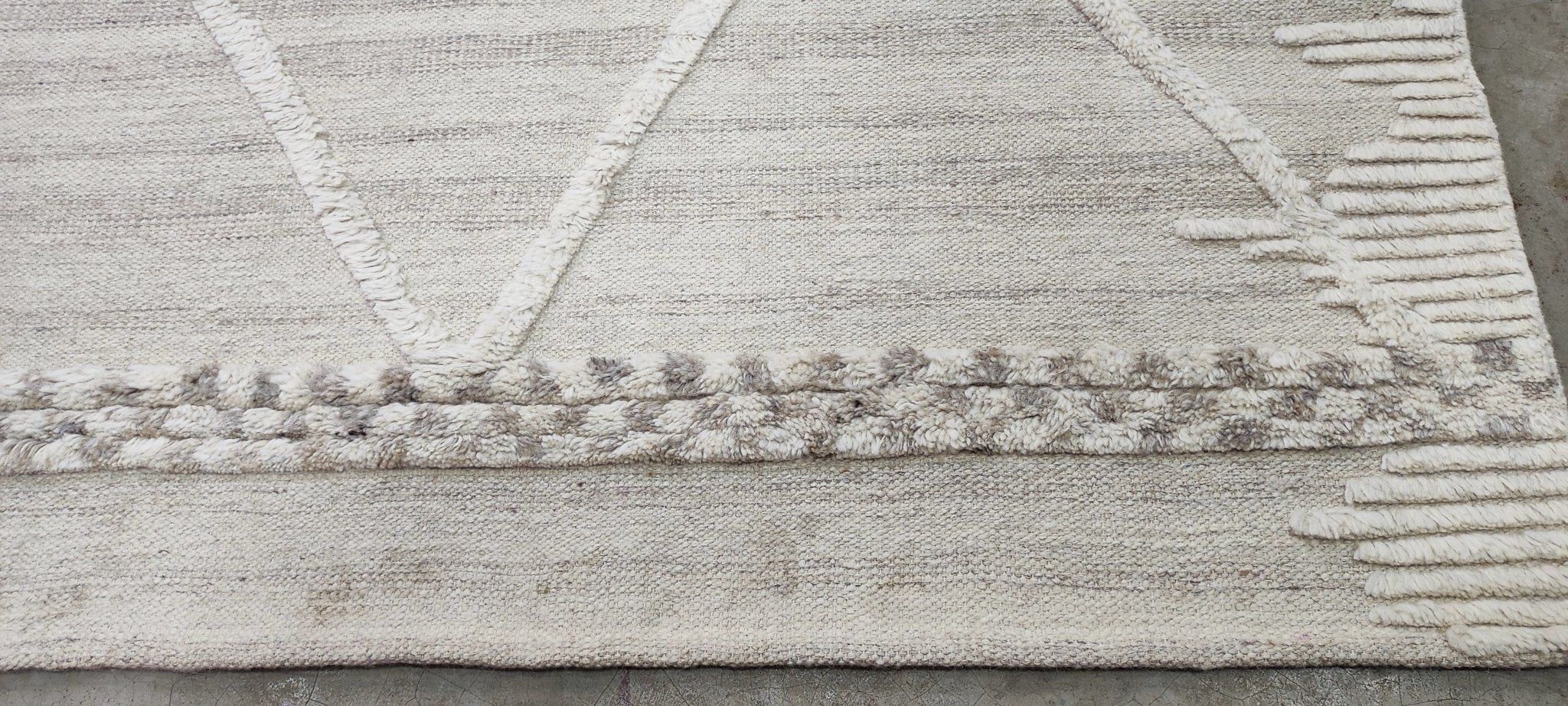 Jay Ryan Hand-Knotted Modern Ivory HIgh-Low 6x9 | Banana Manor Rug Company