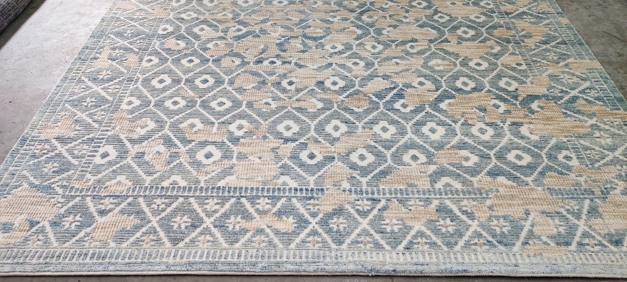 Jean 8x10 Hand-Knotted Aqua Beige Mix Cut Pile | Banana Manor Rug Factory Outlet