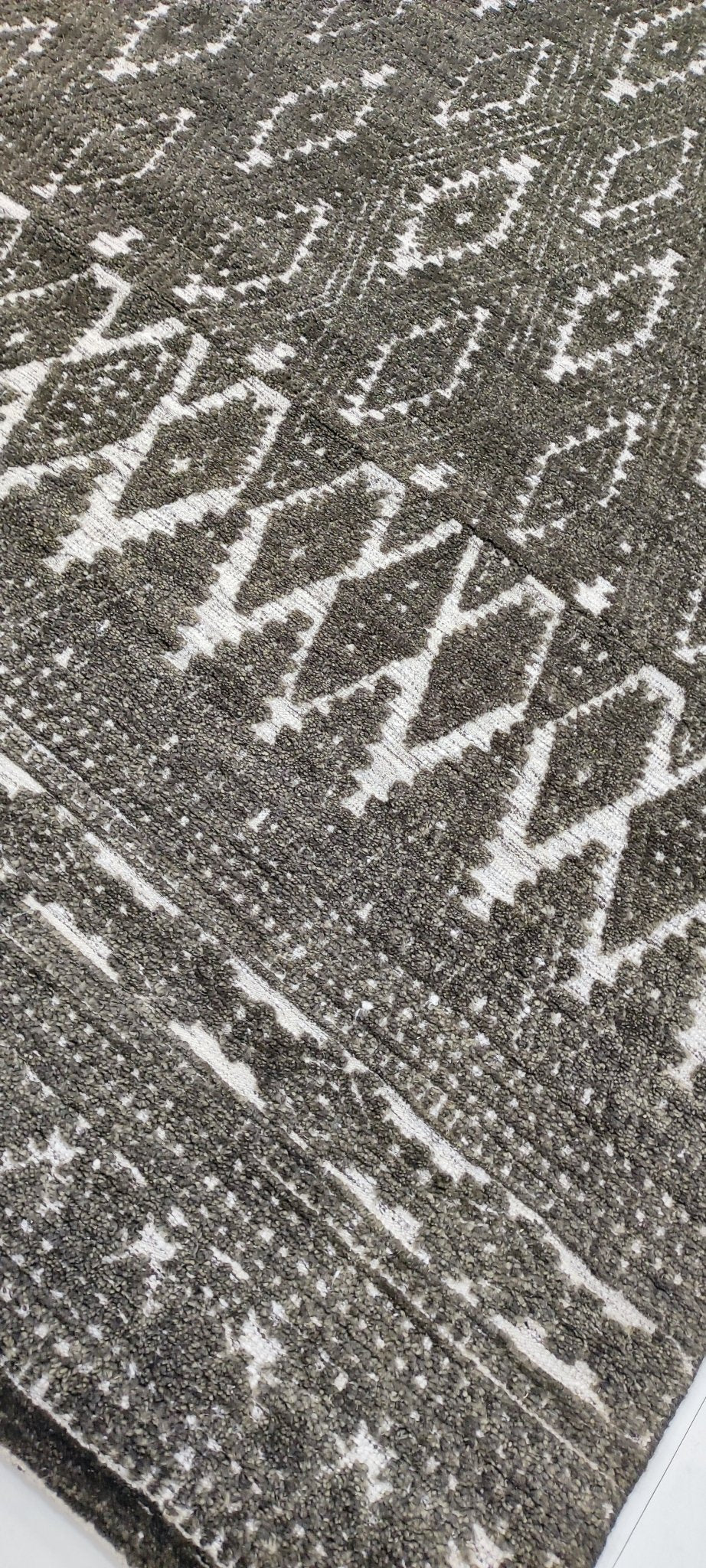 Jedidiah 9x12.3 Hand-Knotted Dark Grey & Ivory High Low | Banana Manor Rug Factory Outlet