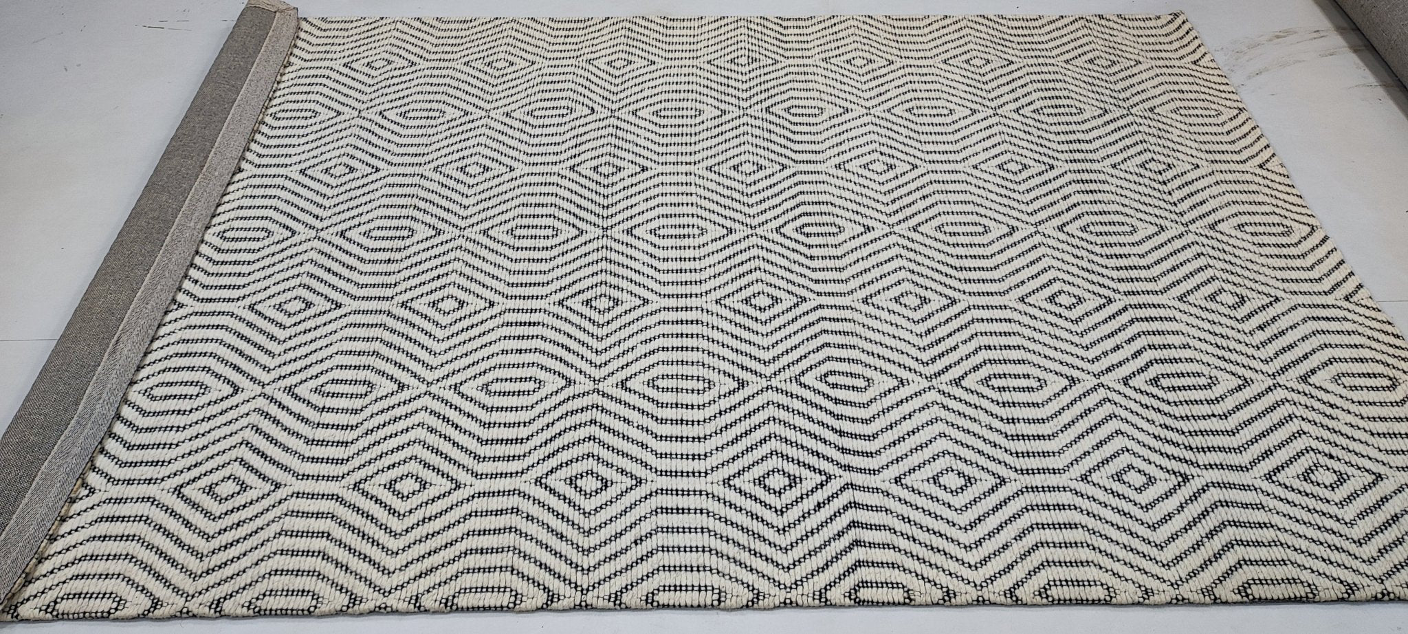 Jeremy 5x8 Handwoven Ivory & Grey Jacquard Durrie | Banana Manor Rug Factory Outlet