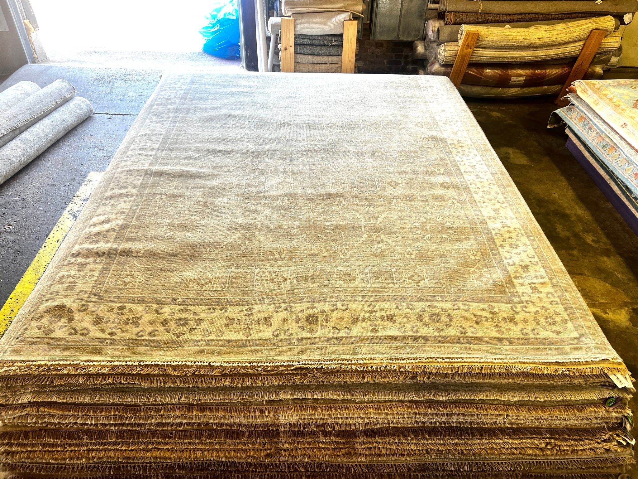 Jerry Hall 9x12 Grey and Ivory Hand-Knotted Oushak Rug | Banana Manor Rug Factory Outlet