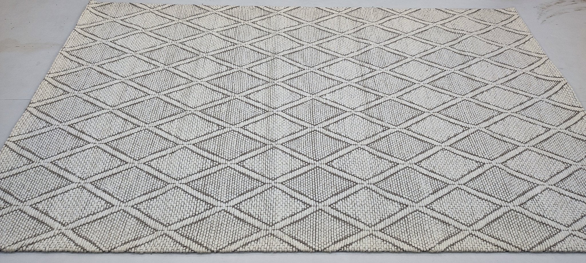 Jesse 5x8 Handwoven Ivory & Grey Jacquard Durrie | Banana Manor Rug Factory Outlet