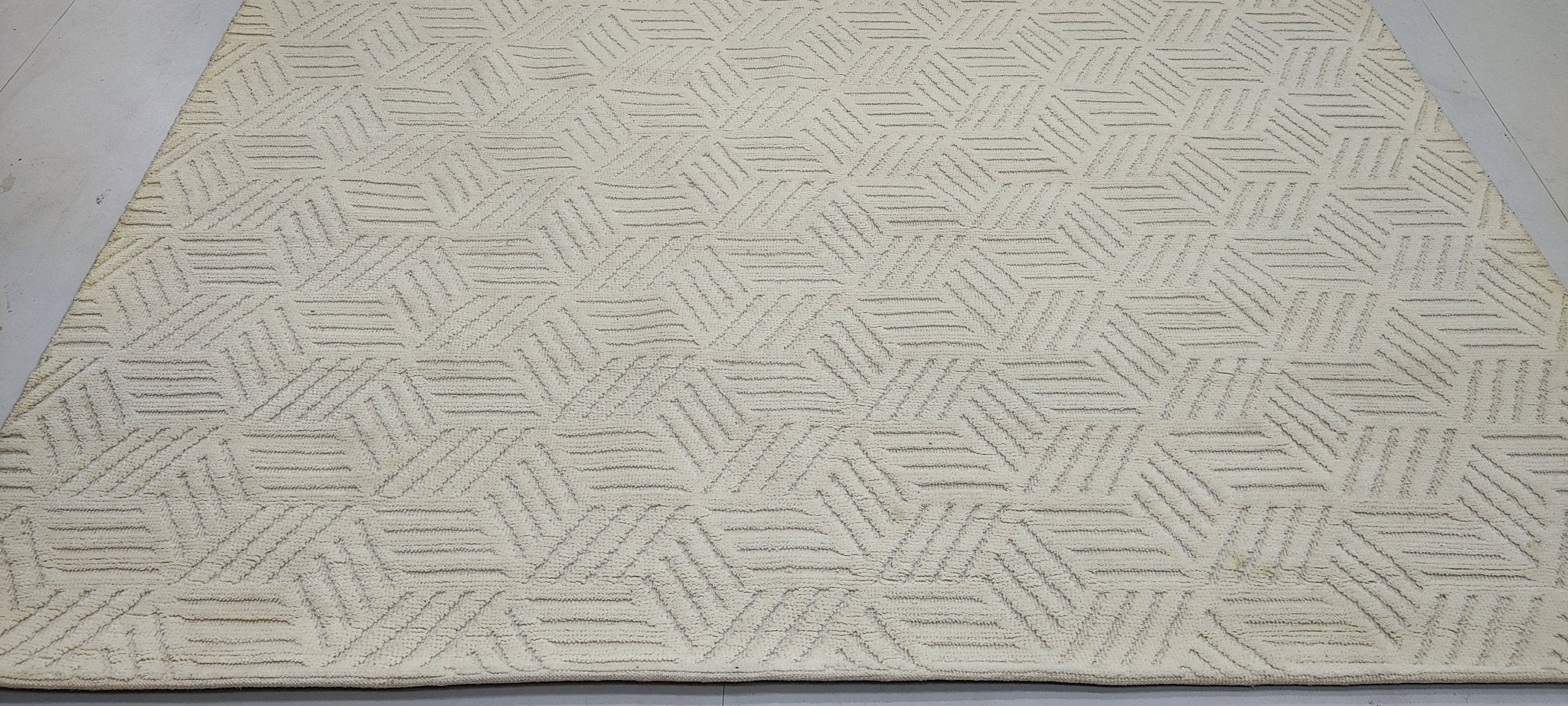 Jim 8.3x9.9 Hand-Knotted Ivory High Low | Banana Manor Rug Factory Outlet