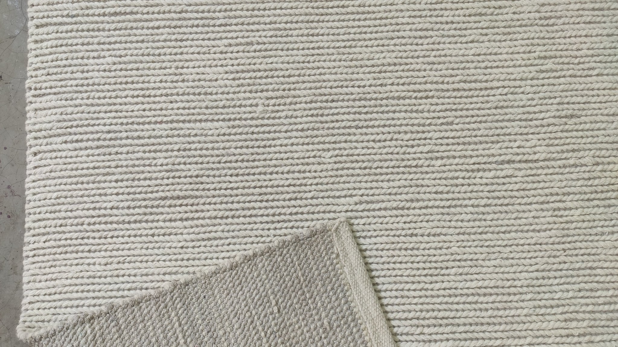 Jo Handwoven White Soumak Rug (Multiple Sizes) | Banana Manor Rug Company