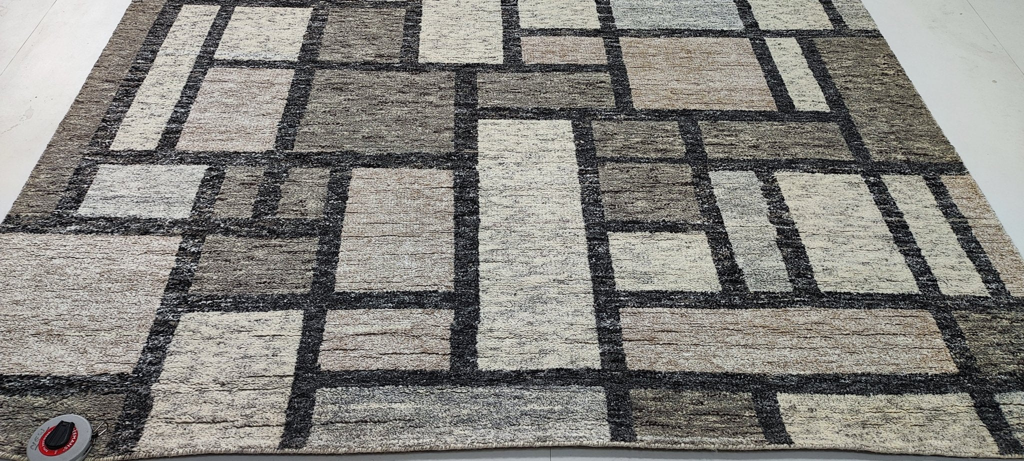 John McClane 7.9x9.9 Hand-Knotted Grey & Silver Geometrical | Banana Manor Rug Factory Outlet