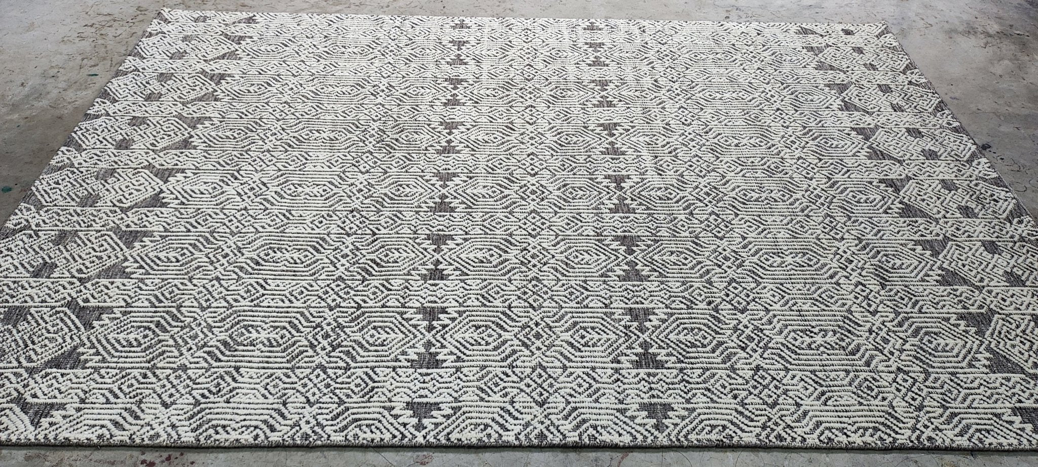 Jordi 6.3x9 Hand-Knotted Ivory & Grey Cut Pile | Banana Manor Rug Factory Outlet