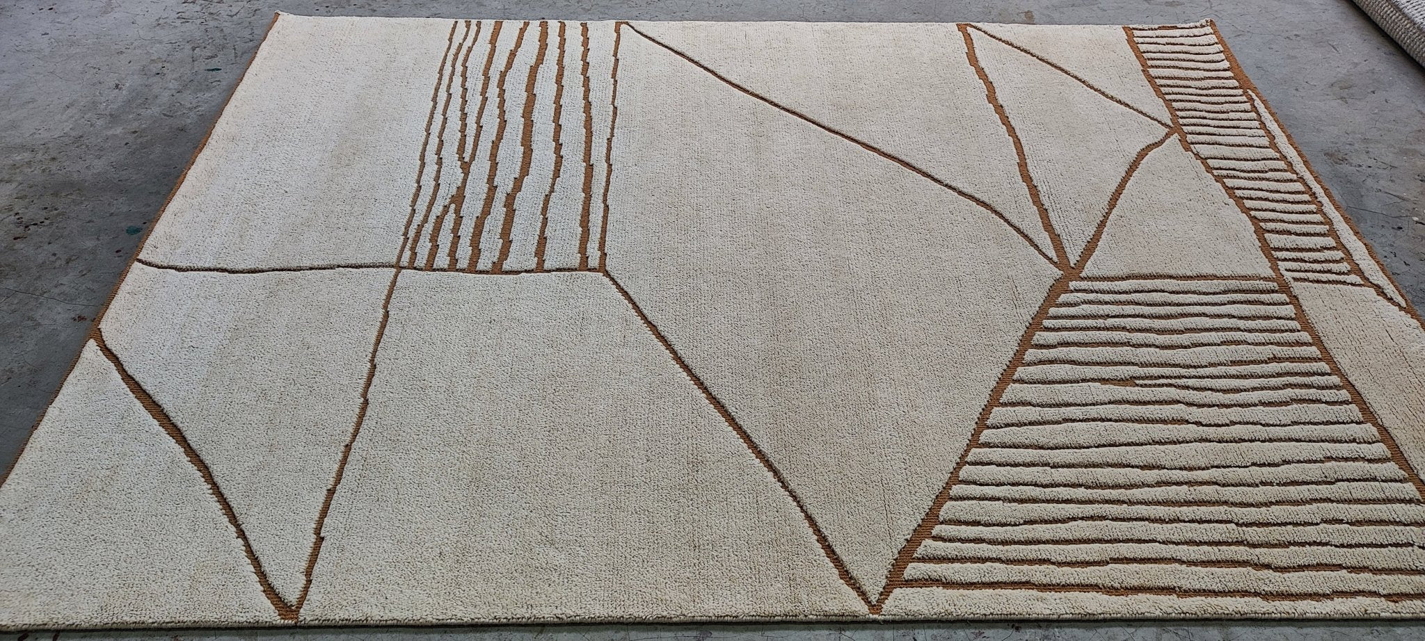 Josh 5.6x8 Hand-Knotted Ivory & Camel Cut Pile | Banana Manor Rug Factory Outlet