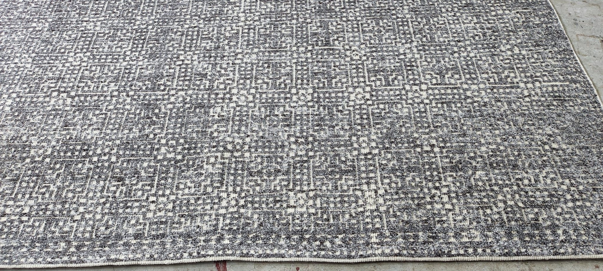 Josh 8.3x9.9 Hand-Knotted Ivory & Grey Cut Pile | Banana Manor Rug Factory Outlet