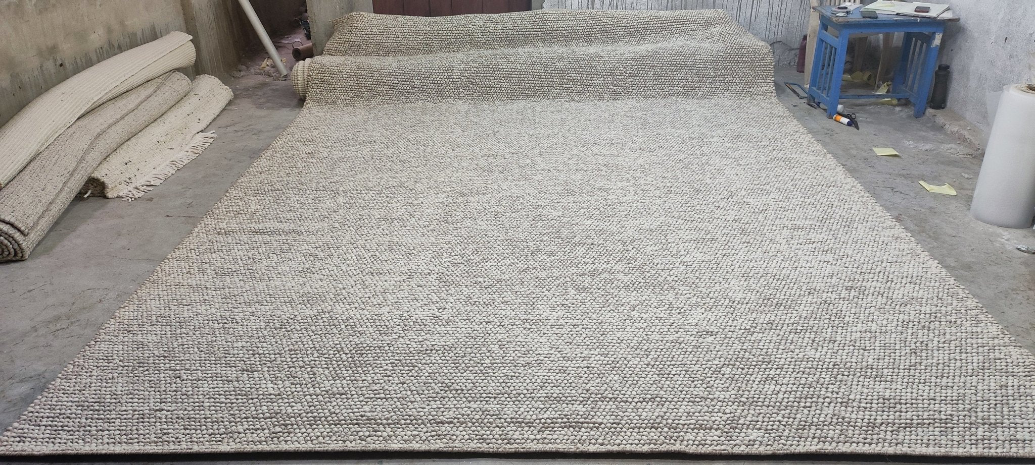 Judith Murray Handwoven Wool Durrie Natural Grey Loop ball 10x13.6 | Banana Manor Rug Company