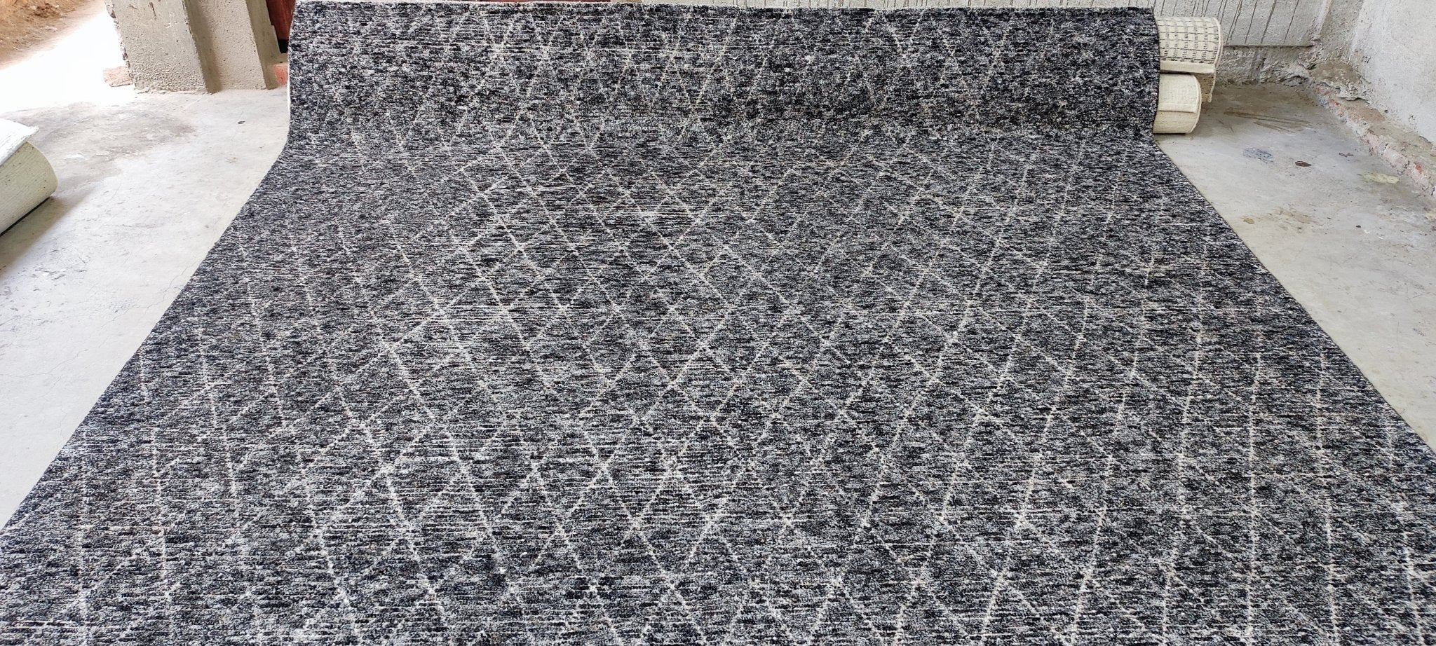 Judson 8.3x10.3 Hand-Knotted Charcoal Cut Pile | Banana Manor Rug Factory Outlet