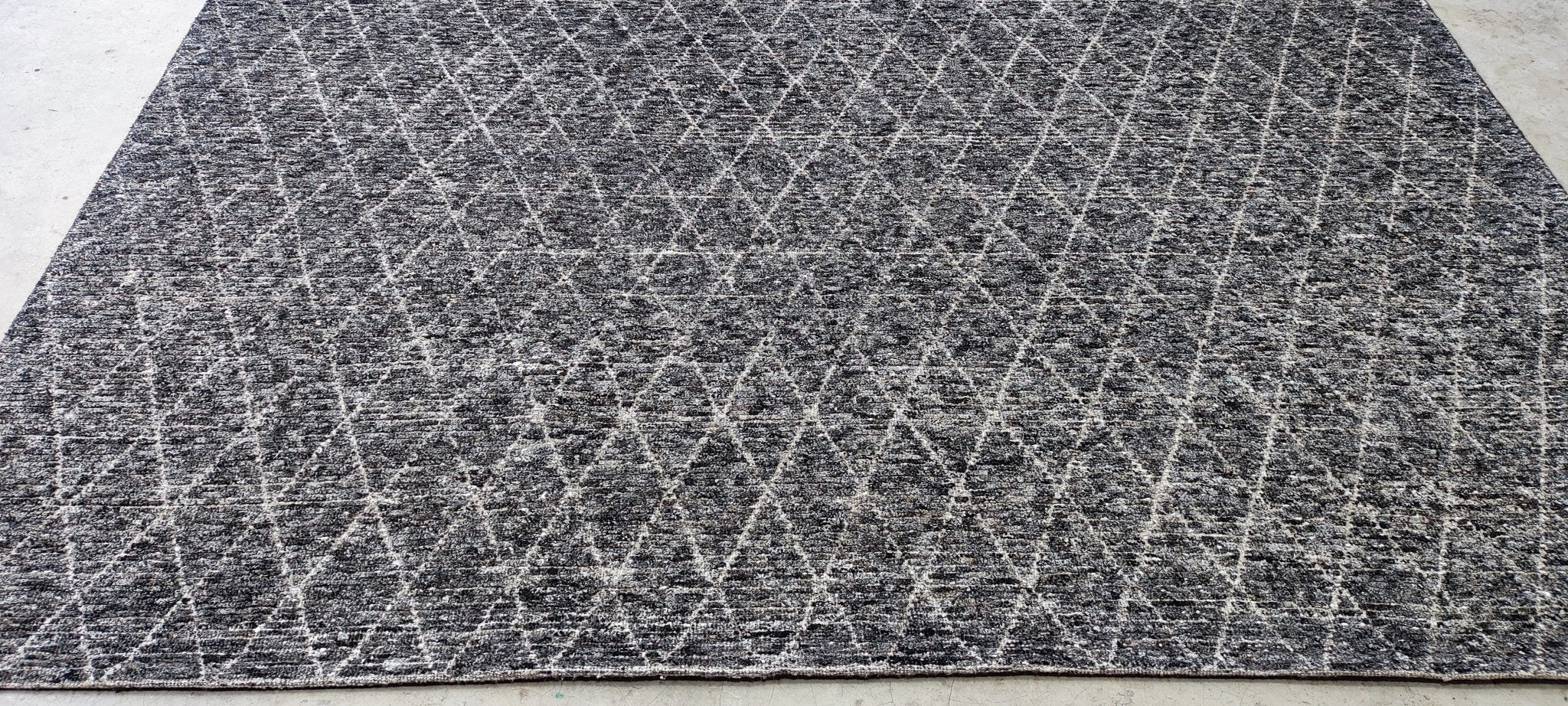 Judson 8.3x10.3 Hand-Knotted Charcoal Cut Pile | Banana Manor Rug Factory Outlet