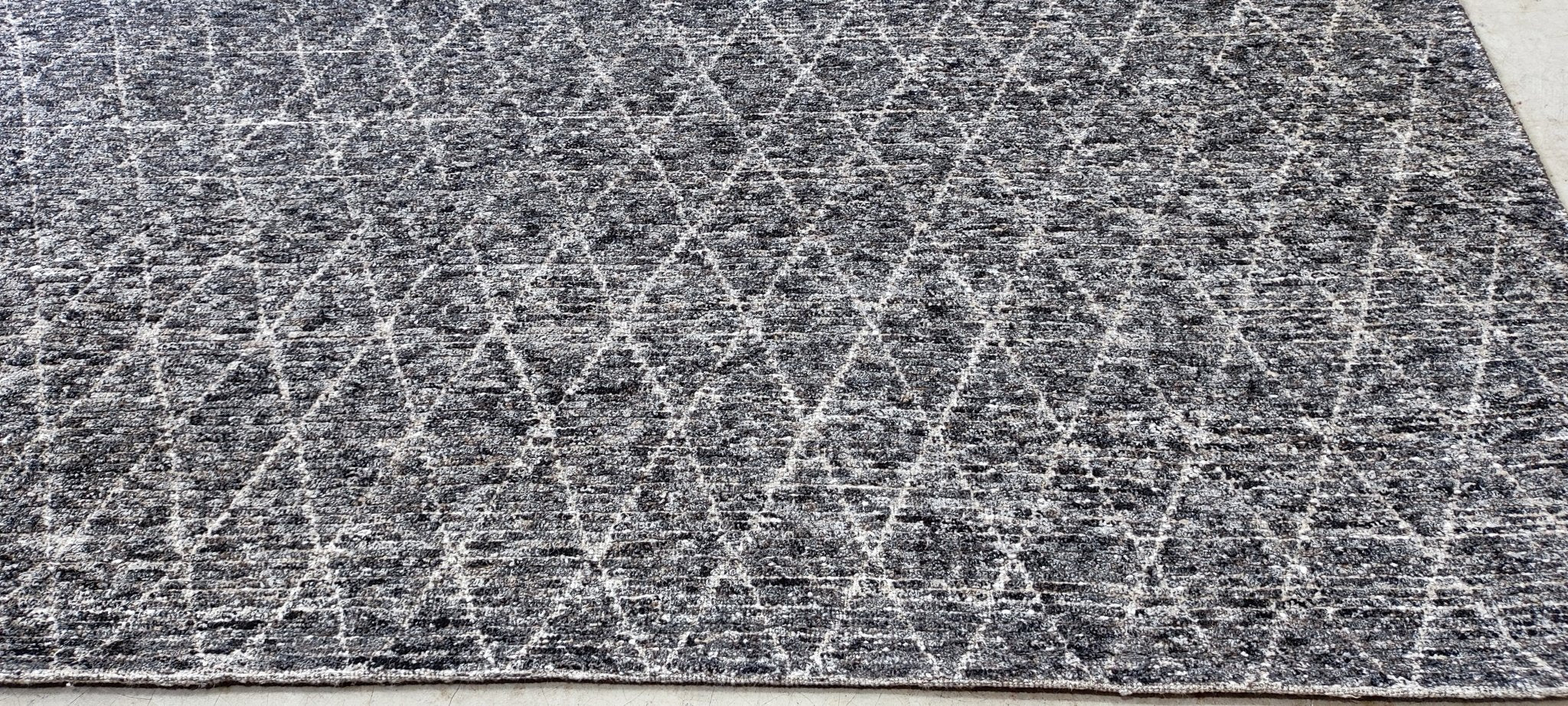 Judson 8.3x10.3 Hand-Knotted Charcoal Cut Pile | Banana Manor Rug Factory Outlet