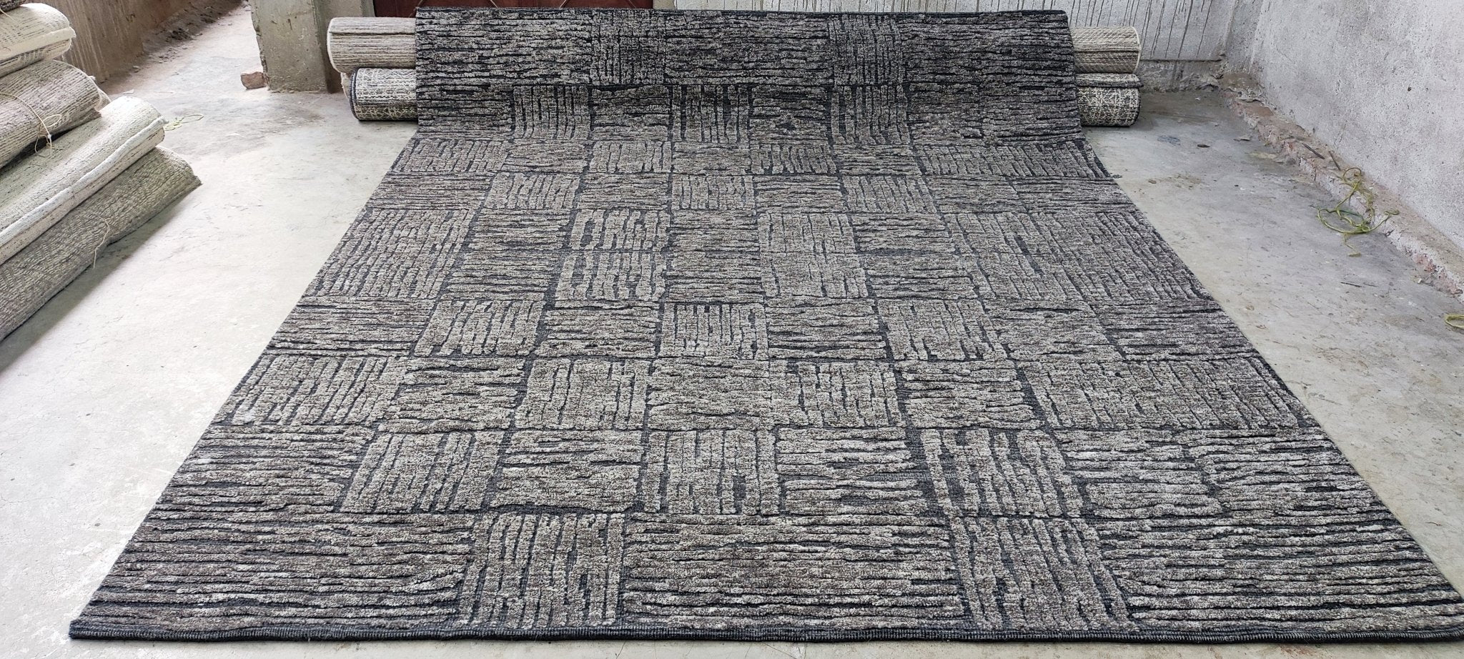 Jules 8.3x10 Hand-Knotted Charcoal Cut Pile | Banana Manor Rug Factory Outlet