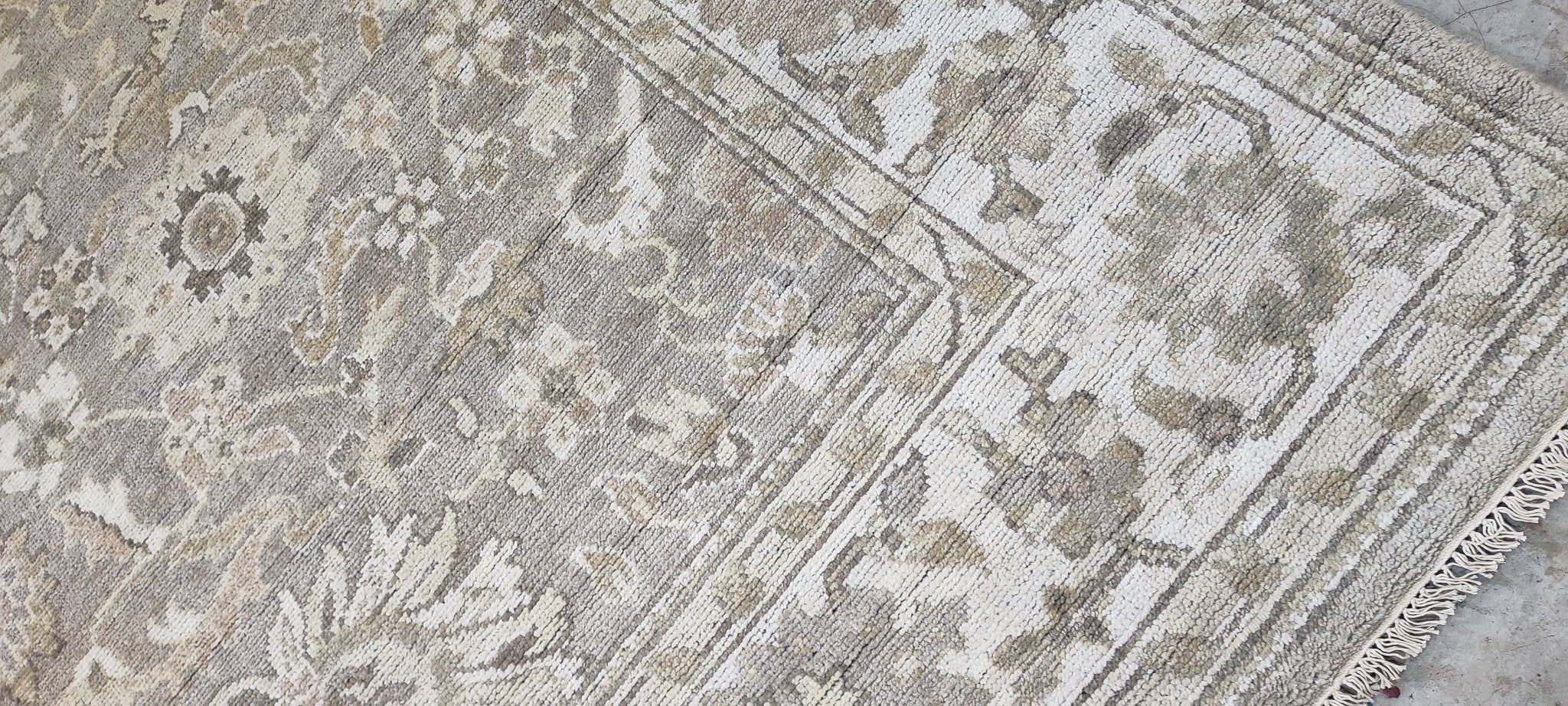 Julia Reed 10.3X14 Grey and Ivory Hand-Knotted Oushak Rug | Banana Manor Rug Company