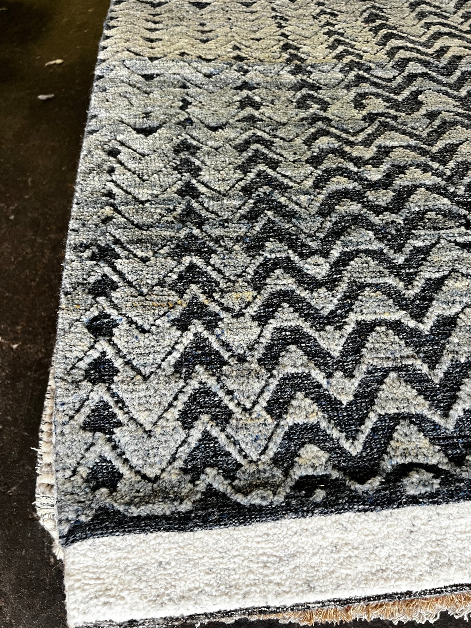 Justin 7.3x9.9 Hand-Knotted Light Blue & Grey Cut Pile | Banana Manor Rug Factory Outlet