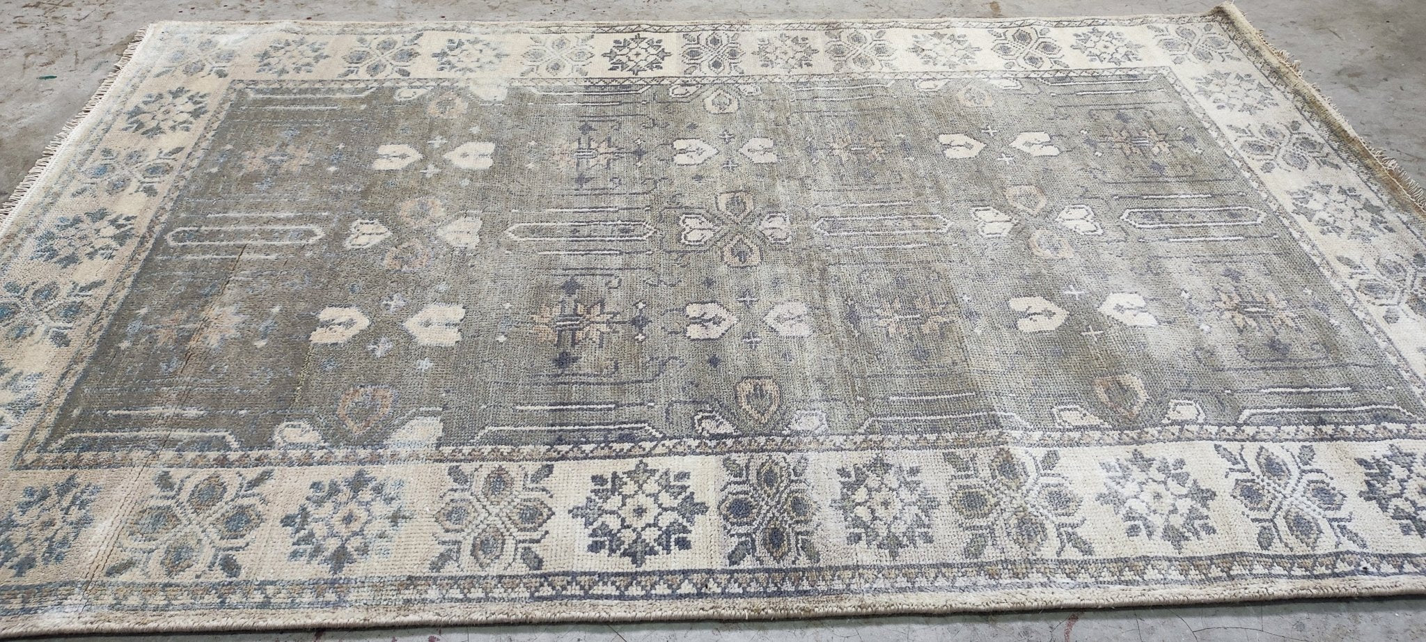 Karen McDougal 5x8 Hand-Knotted Grey & Silver Oushak | Banana Manor Rug Factory Outlet