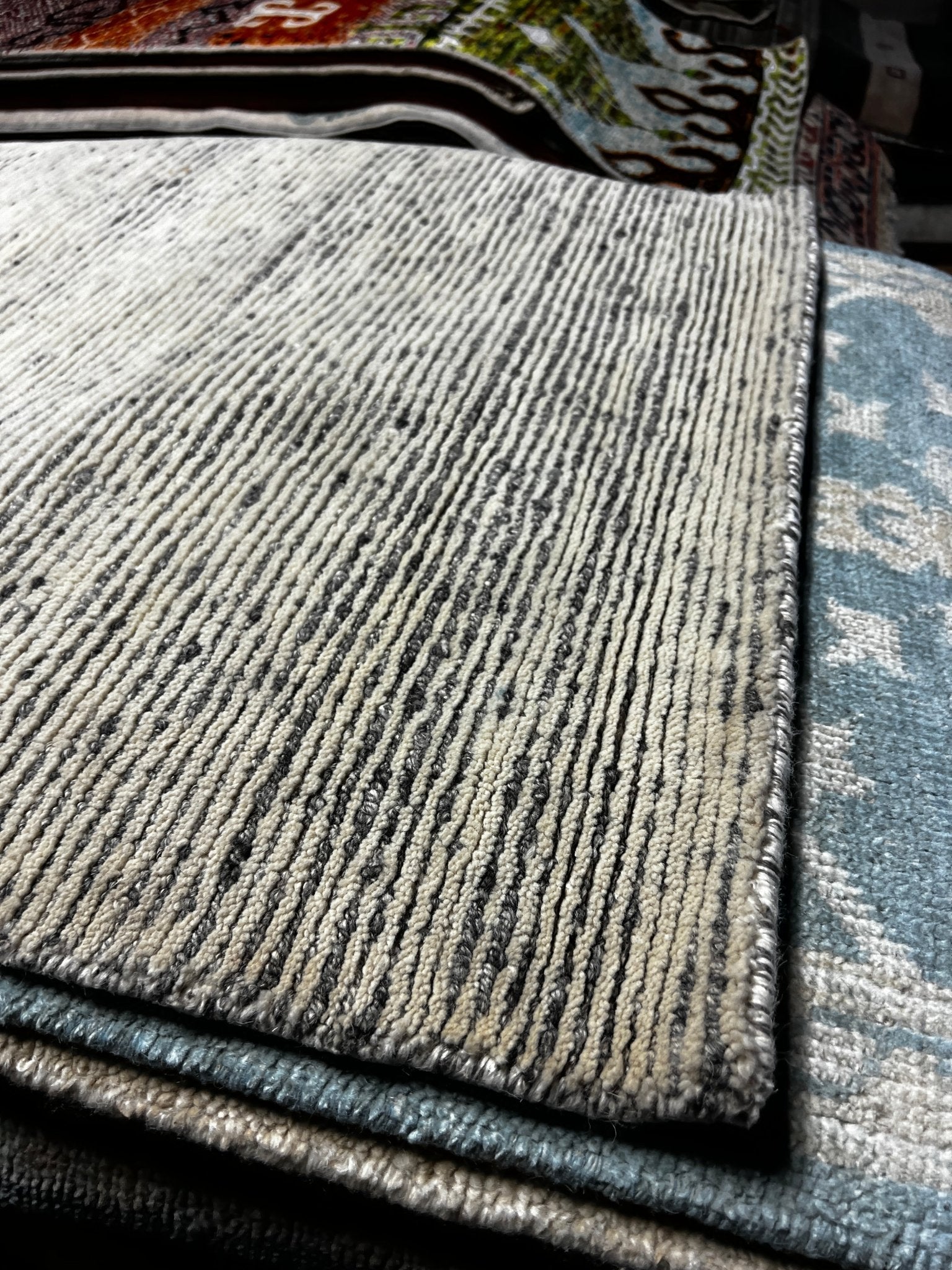 Kathy 2.9x11.3 Hand-Knotted Silver & Grey Loop Cut Runner | Banana Manor Rug Factory Outlet