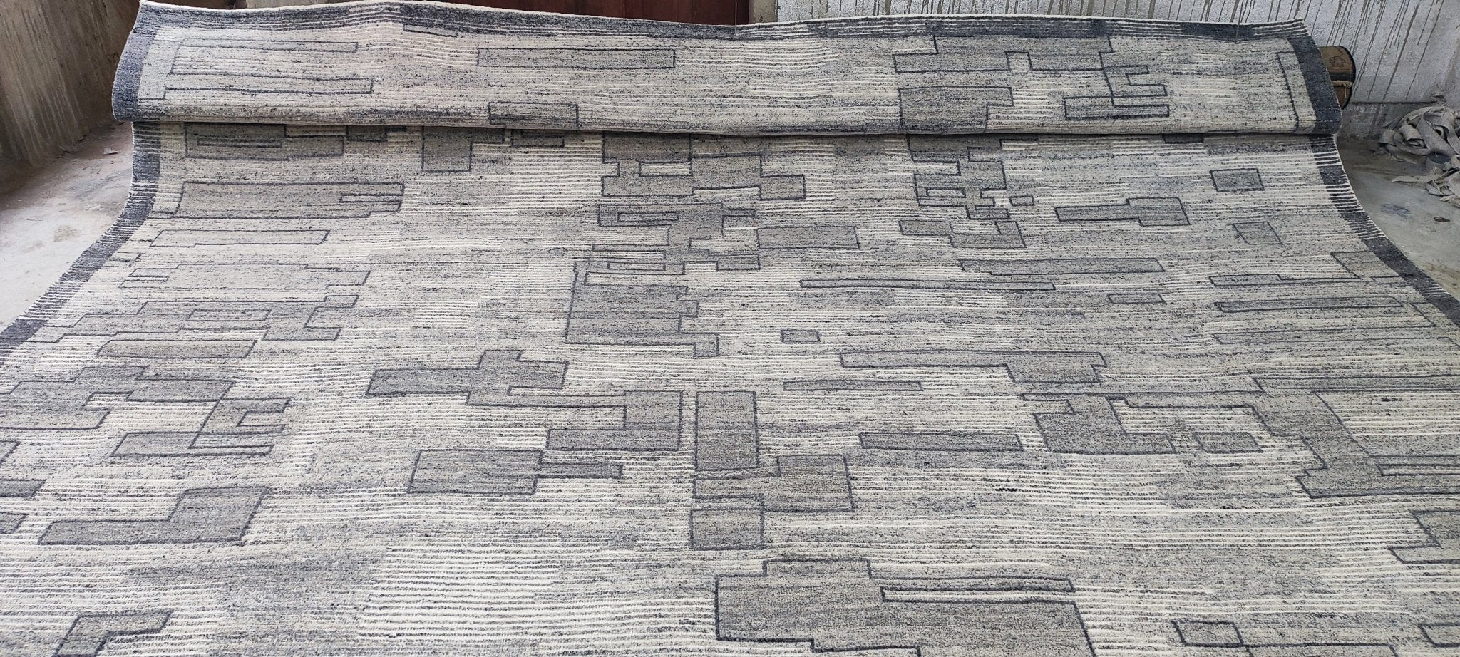 Kay Walsh 12.3x14.9 Hand-Knotted Silver & Grey Modern | Banana Manor Rug Factory Outlet