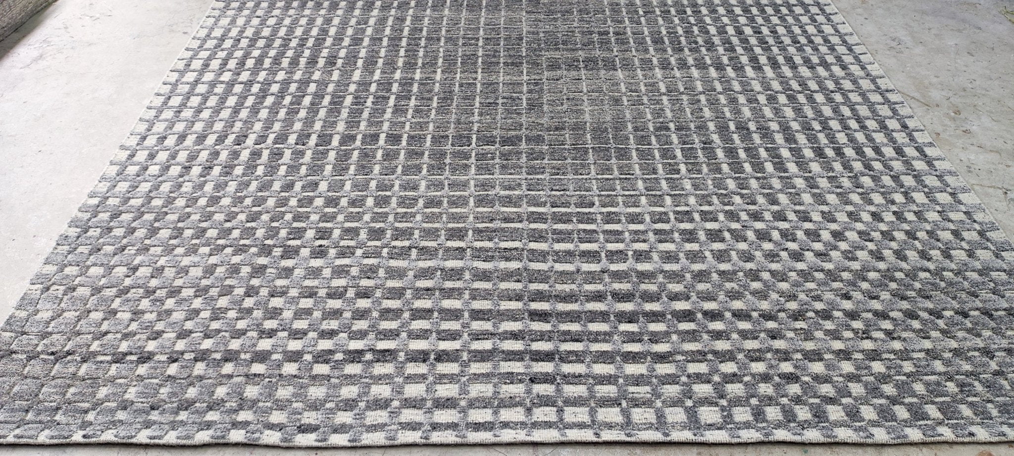 Ken 8x10 Hand-Knotted Silver & Grey High Low | Banana Manor Rug Factory Outlet